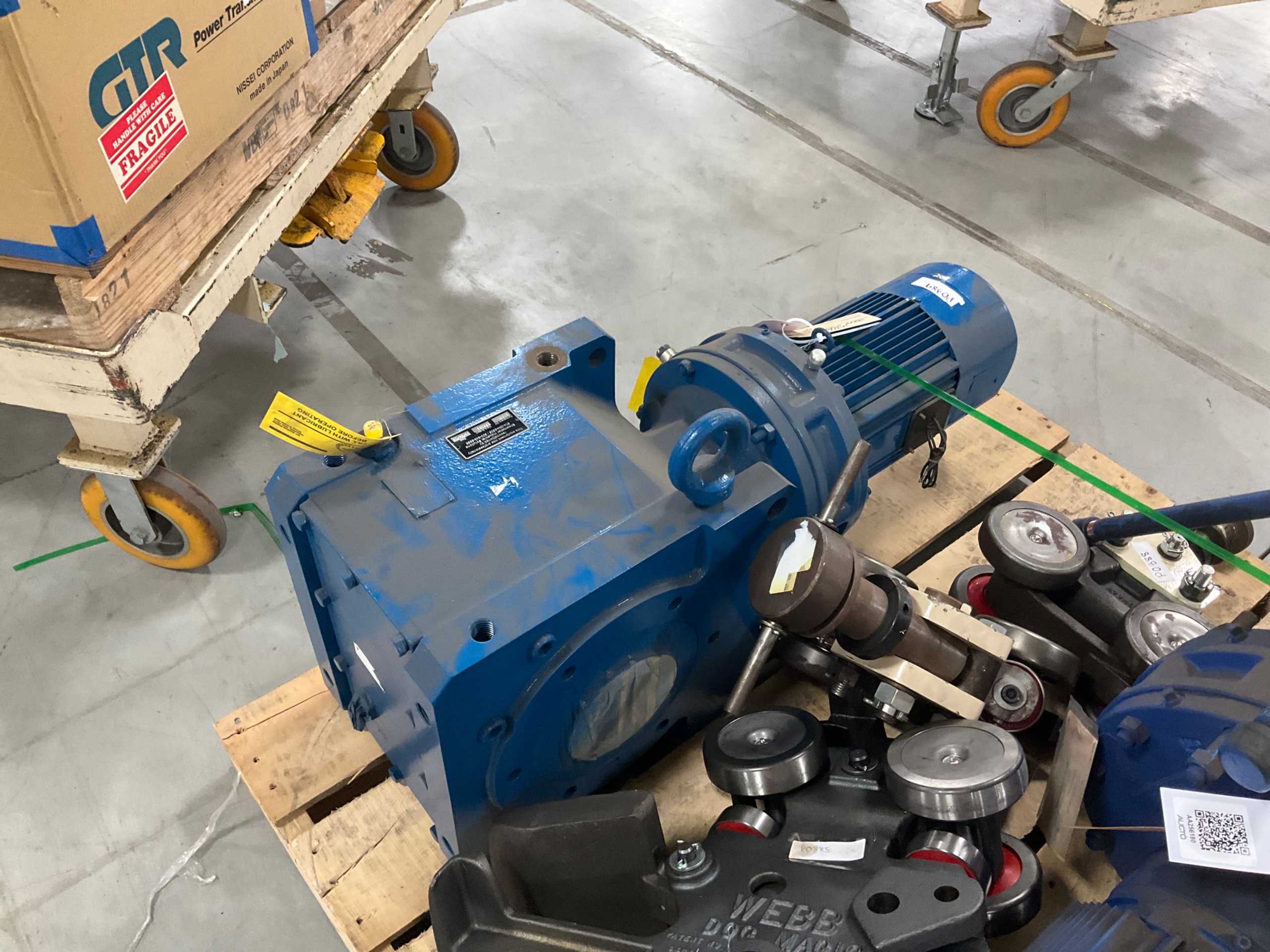 SUMITOMO MOTOR & GEARBOX ASSEMBLY - MOTOR & GEARBOX ASSEMBLY
