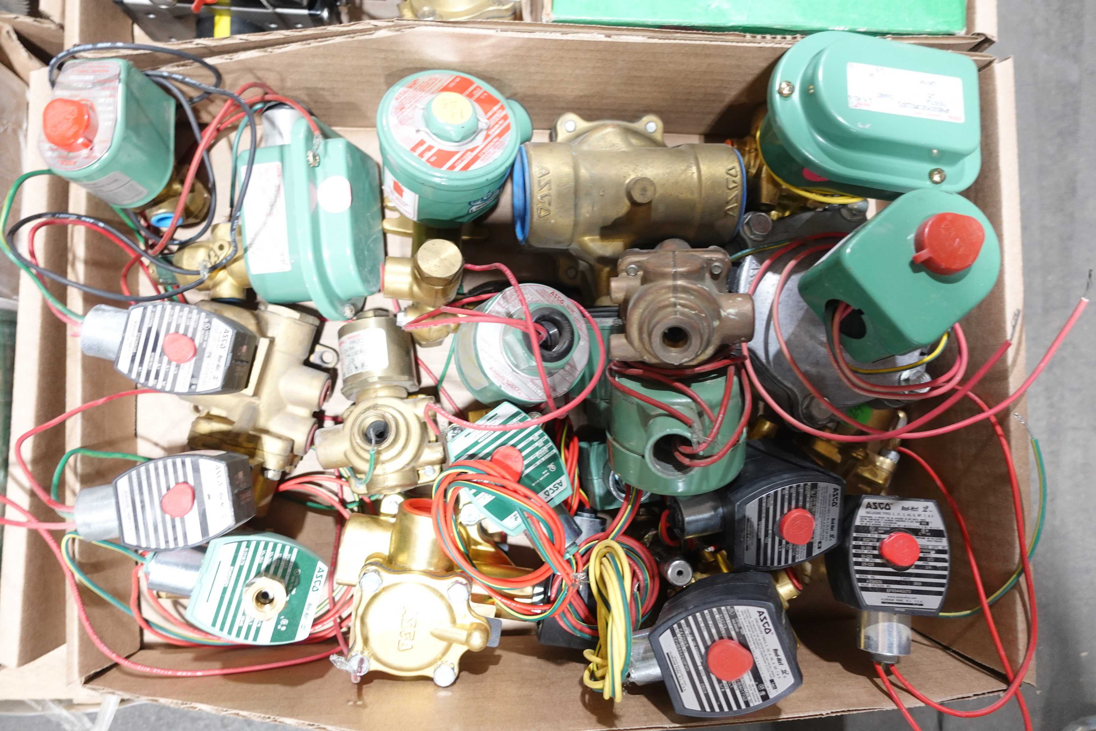 PALLET OF ASSORTED ASCO SOLENOID VALVES AND ACCESSORIES - SOLENOID VALVE