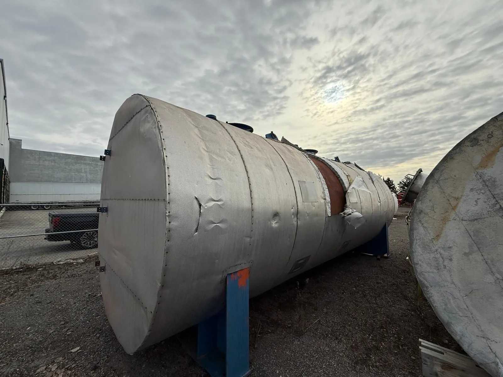 HORIZONTAL JACKETED TANK, 12000 GAL, ALUM CLAD, INSULATED, 116X116X324IN, 10000 LBS - TANKS