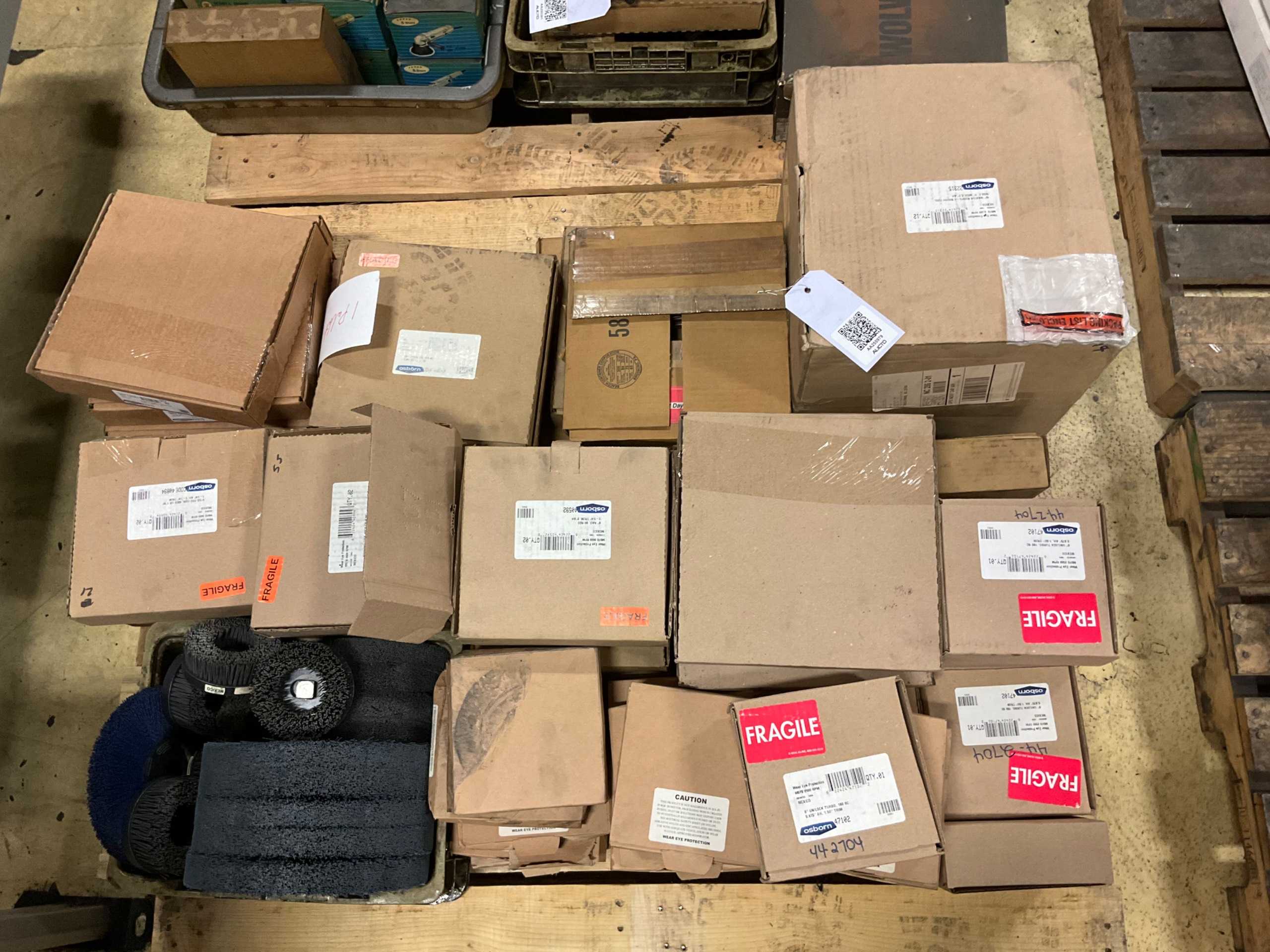 BULK QTY OF INDUSTRIAL PARTS - INDUSTRIAL PARTS