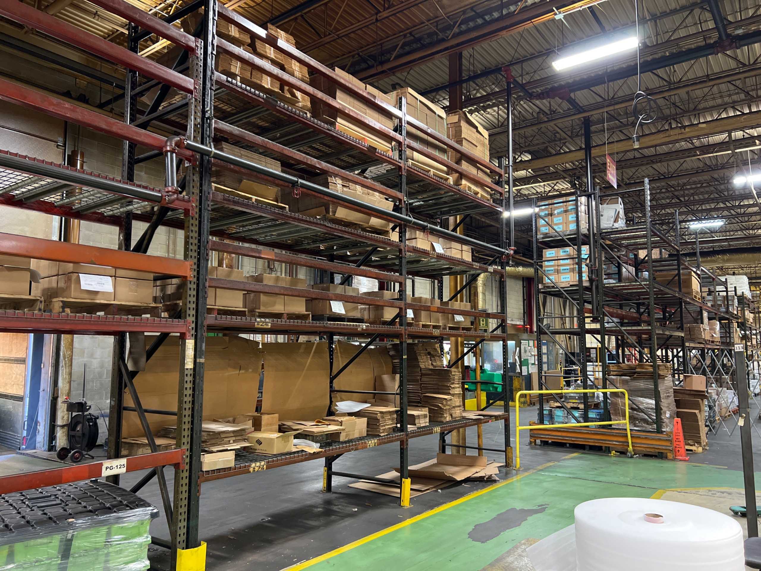 BULK QTY OF PALLET RACKING - PALLET RACKING