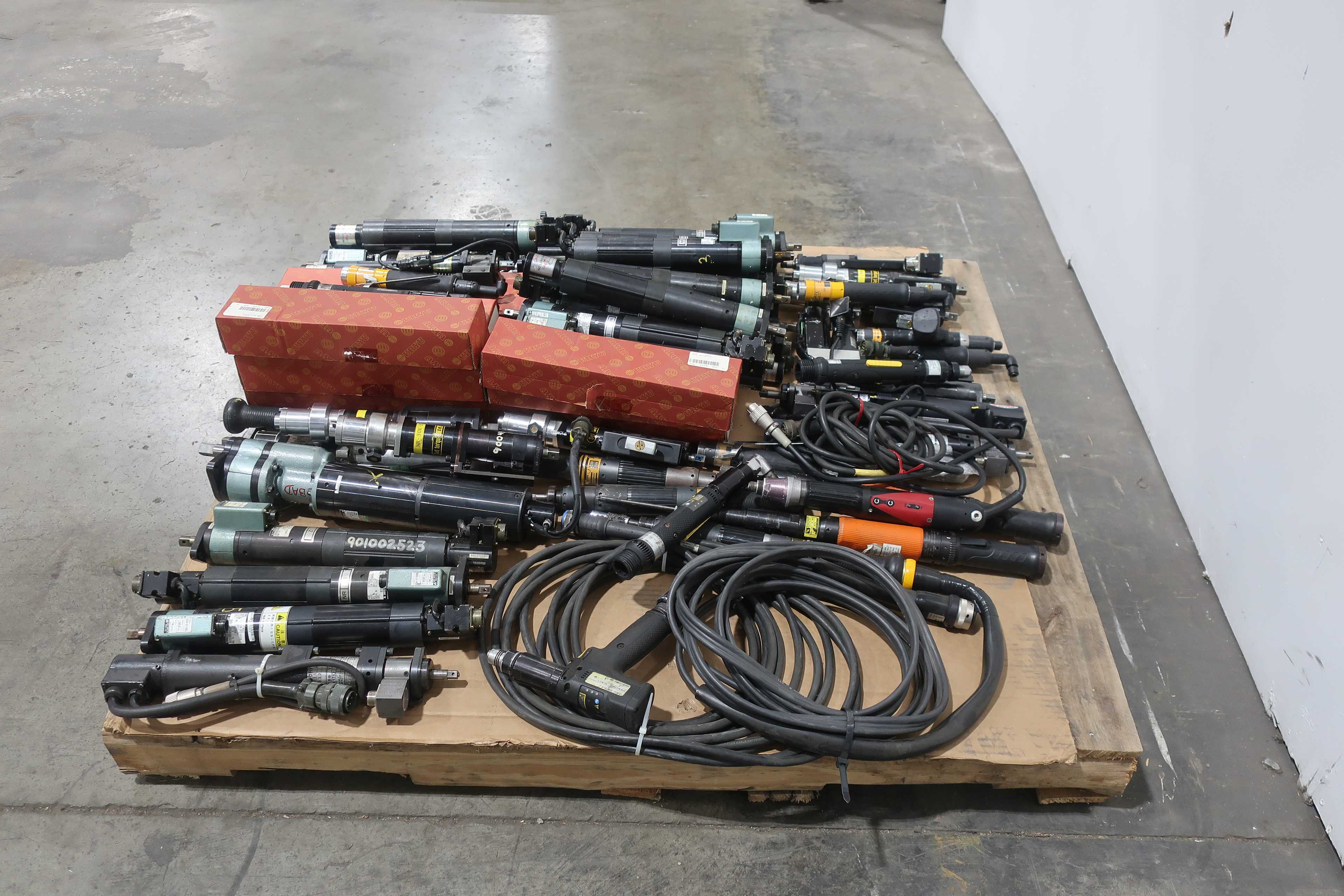 SKU 1734606 - 1 PALLET OF ASSORTED ELECTRIC NUTRUNNERS - ELECTRIC POWER TOOLS