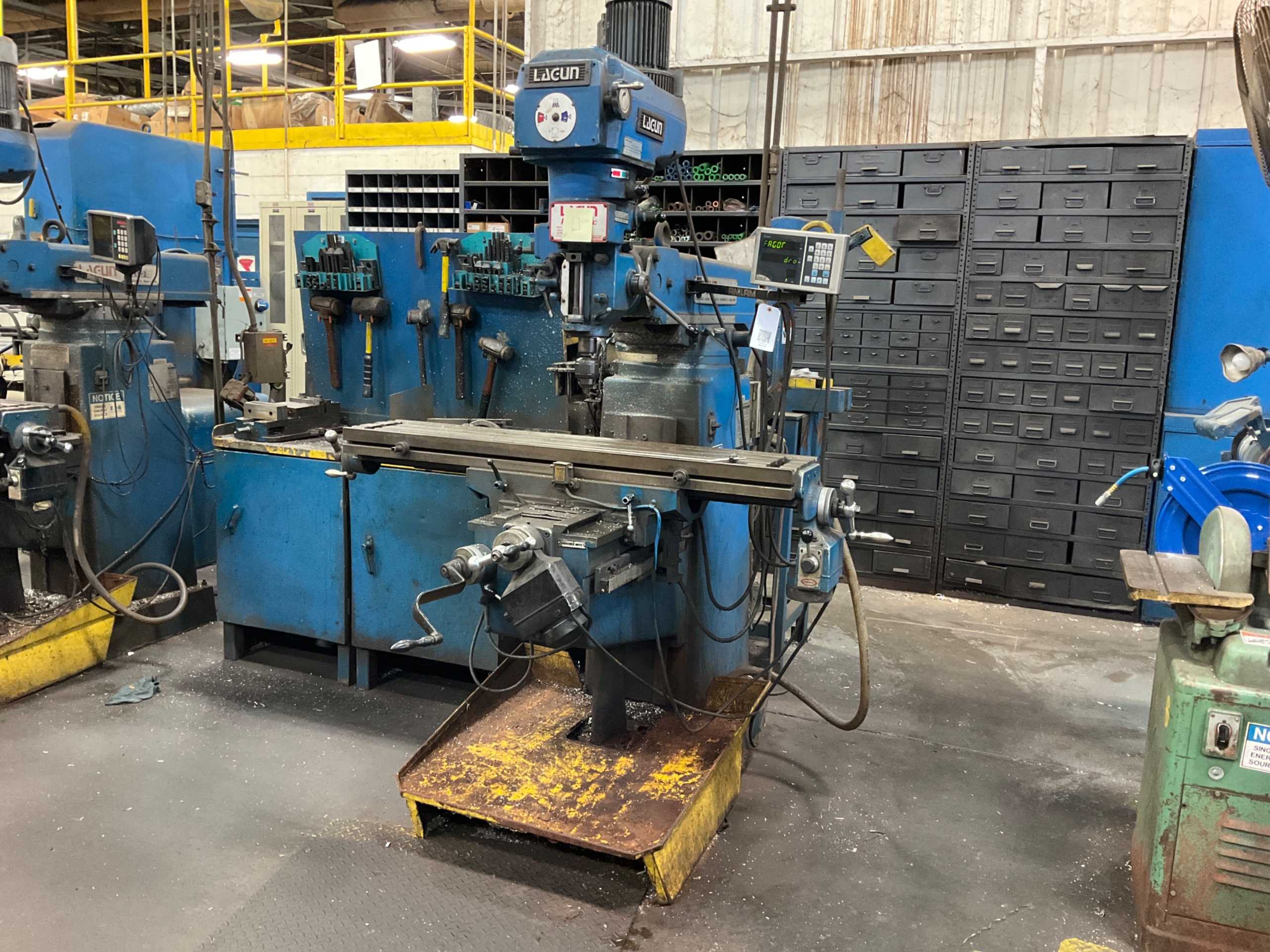 LAGUN FTV-2 VERTICAL MILLING MACHINE - VERTICAL MILLING MACHINES