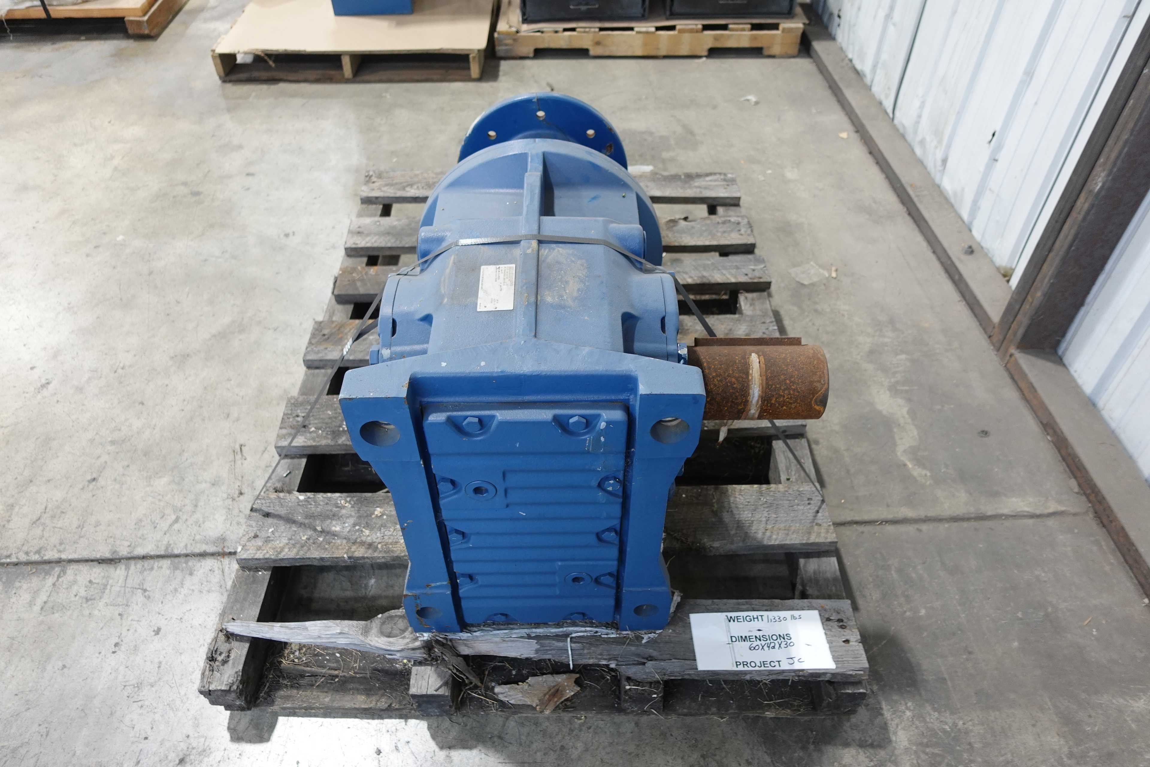 SEW-EURODRIVE K127 AM324/326 GEAR REDUCER, SOME DAMAGE - GEAR REDUCERS
