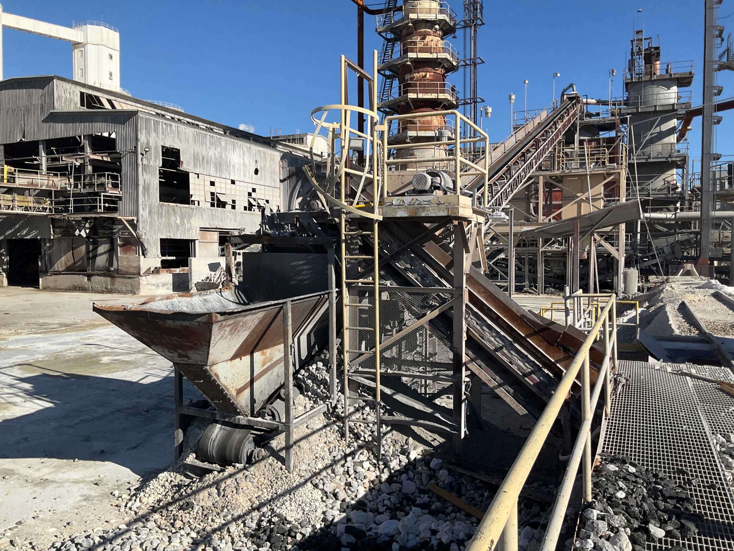 RAIL UNLOAD SYSTEM - MATERIAL HANDLING EQUIPMENT