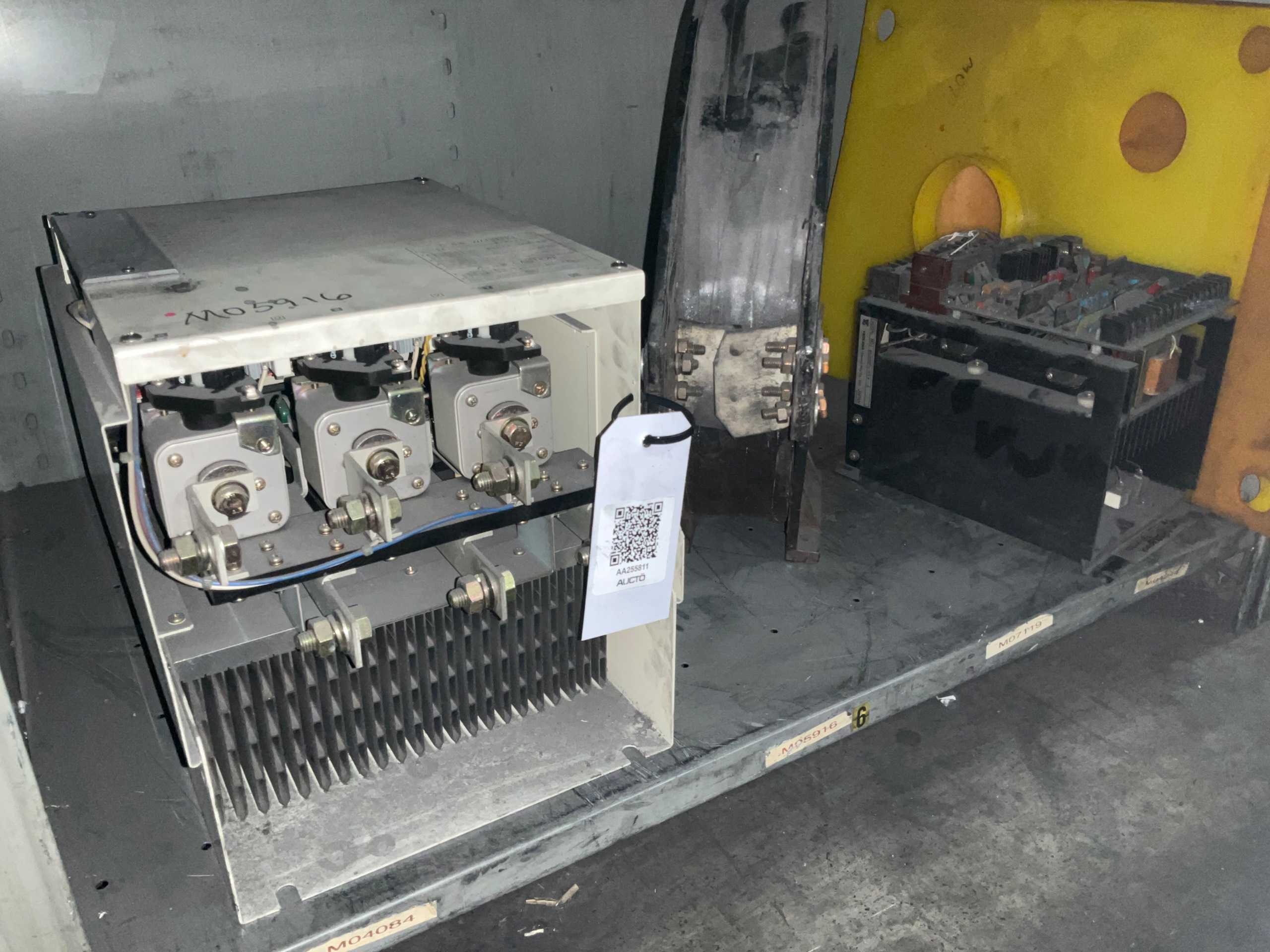 BULK QTY OF AUTOMATION & CONTROLS - AUTOMATION & CONTROLS