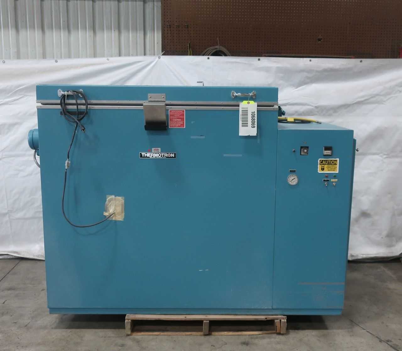 SKU 1068069 - THERMOTRON T-27-D-C TEST CHAMBER - ELECTRICAL TESTING EQUIPMENT