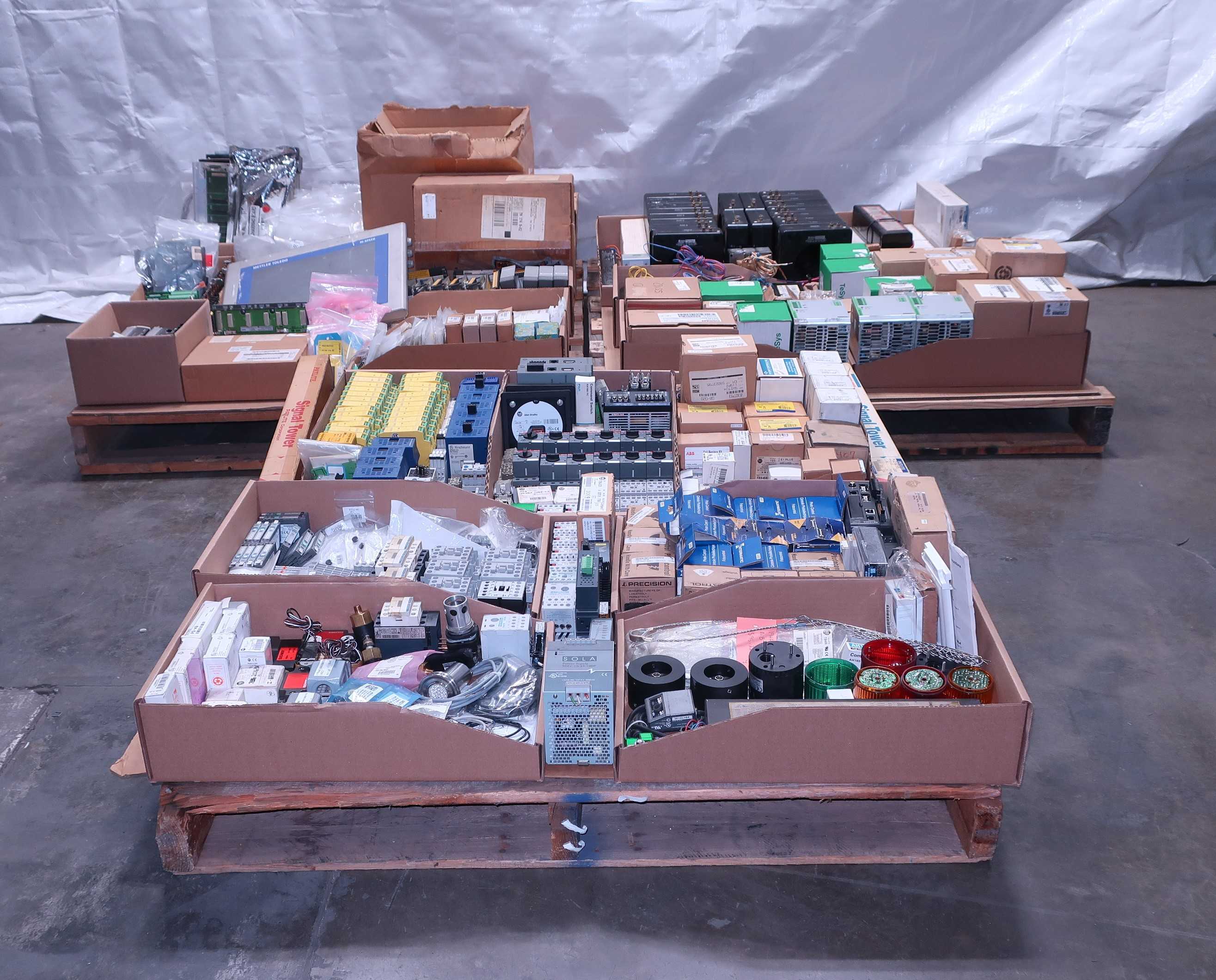 SKU 1729149 - 3 PALLETS OF ASSORTED ELECTRICAL COMPONENTS - ELECTRONIC COMPONENTS