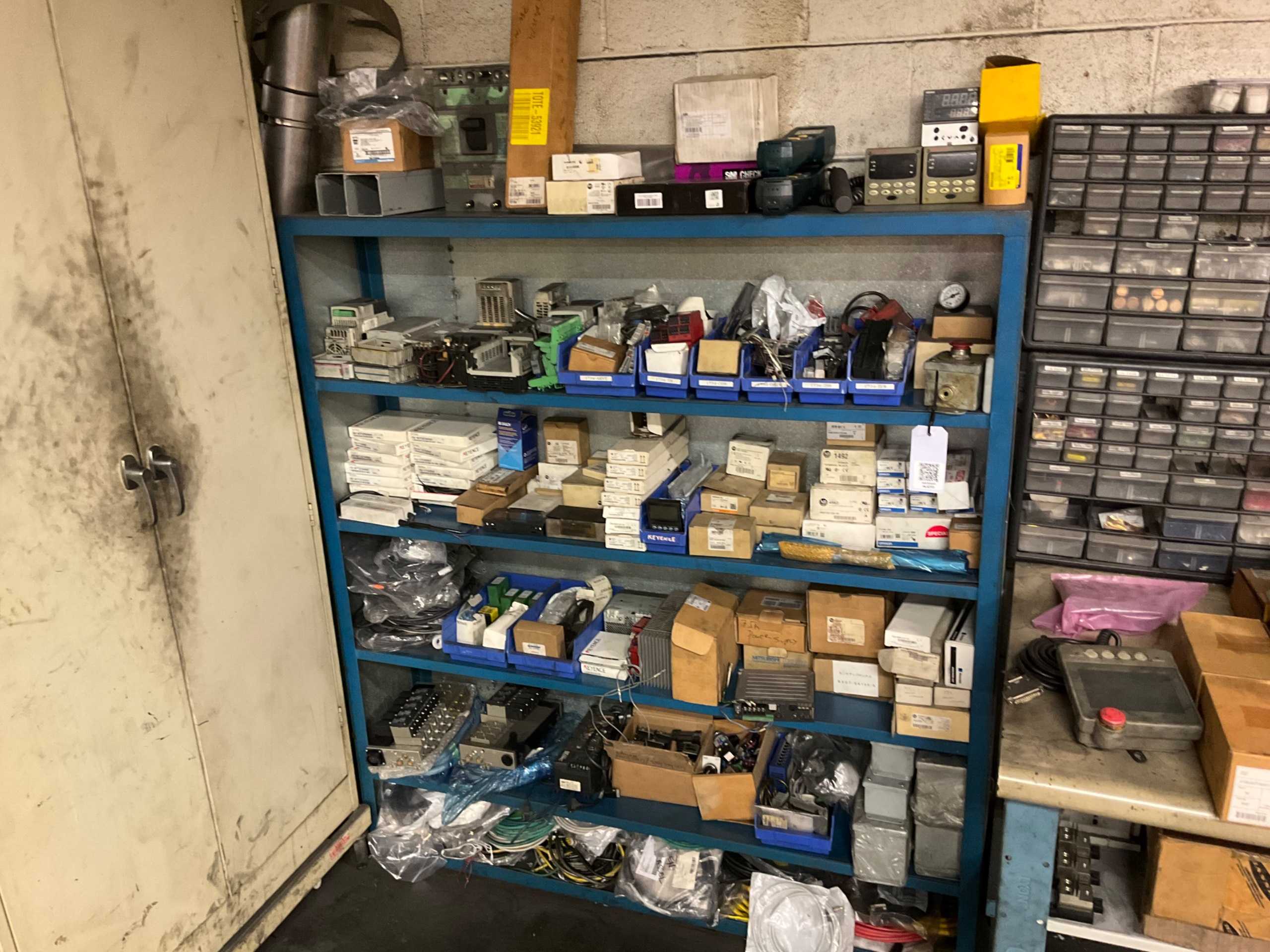 BULK QTY OF AUTOMATION & CONTROLS - AUTOMATION & CONTROLS