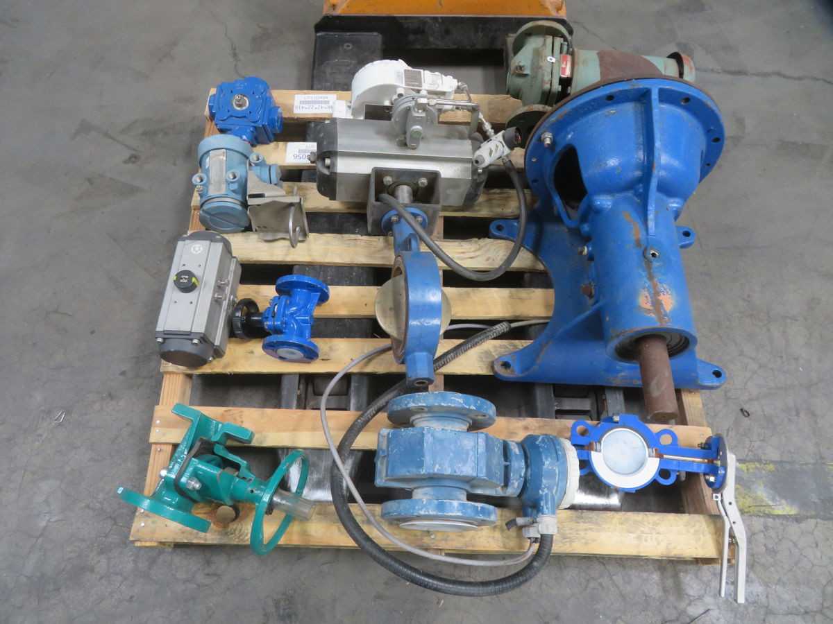 LOT OF 9 MIXED LOT OF INDUSTRIAL VALVES - VALVES
