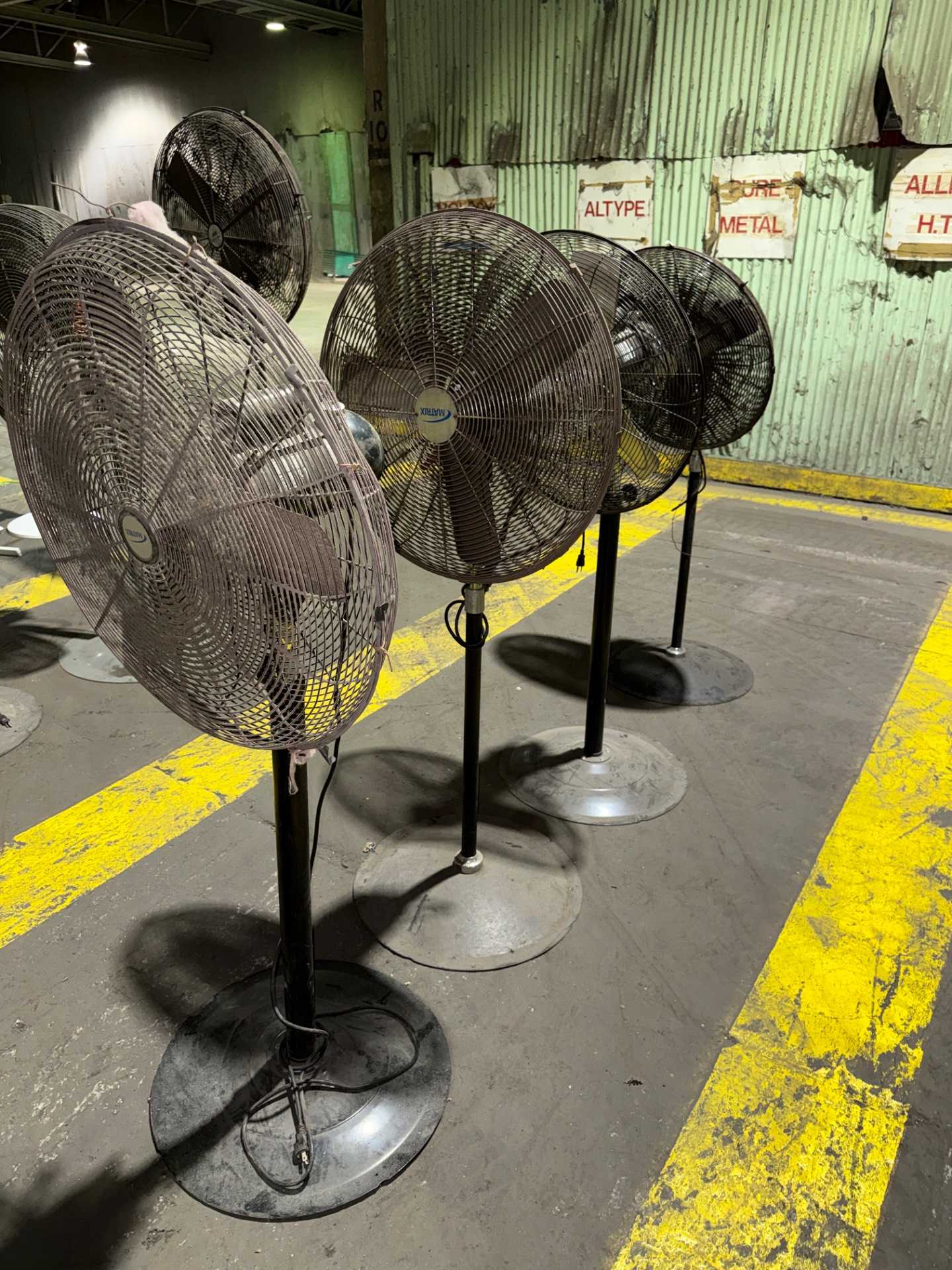 BULK QTY OF FANS - FANS & BLOWERS
