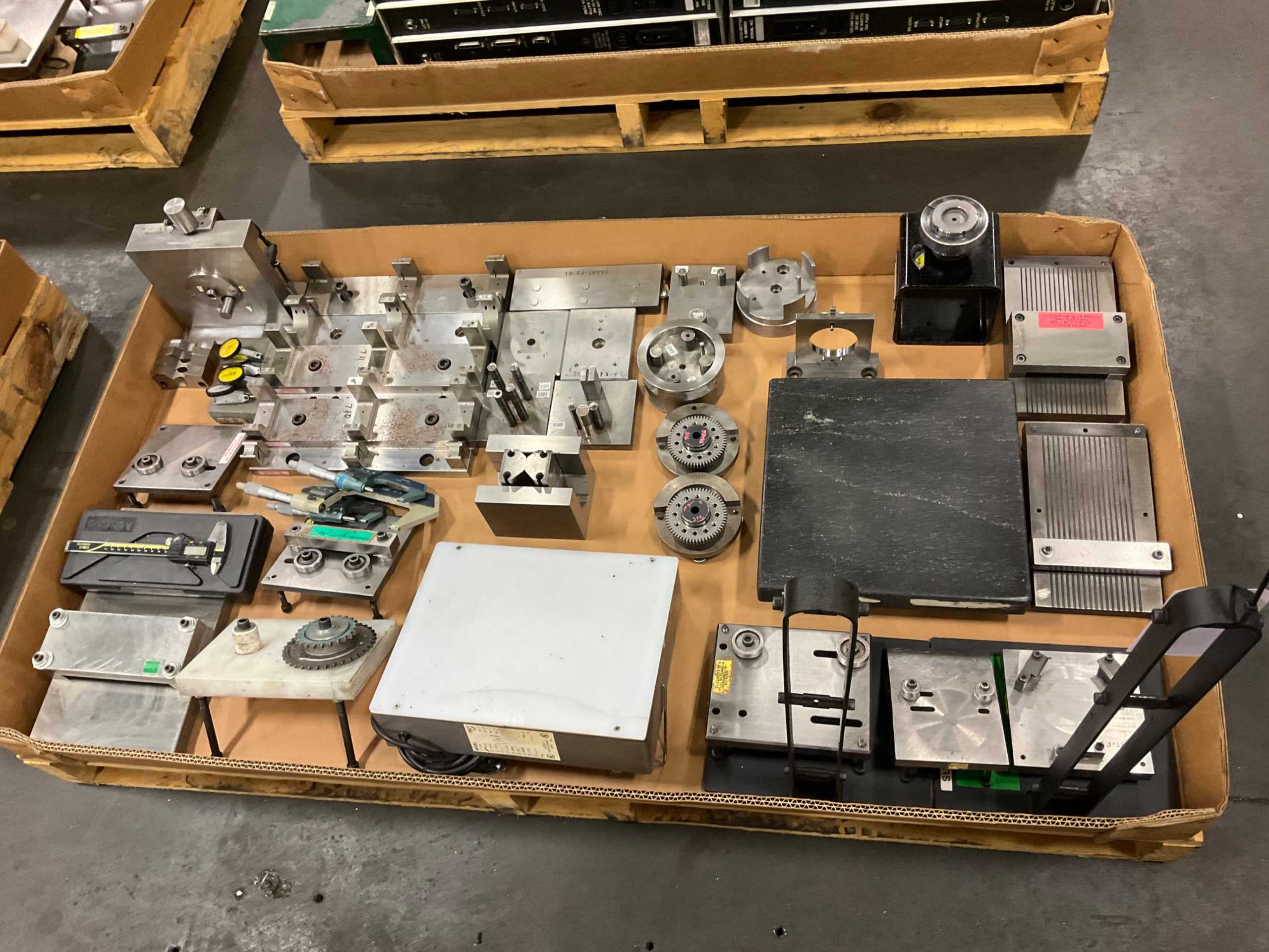BULK QTY OF INDUSTRIAL PARTS