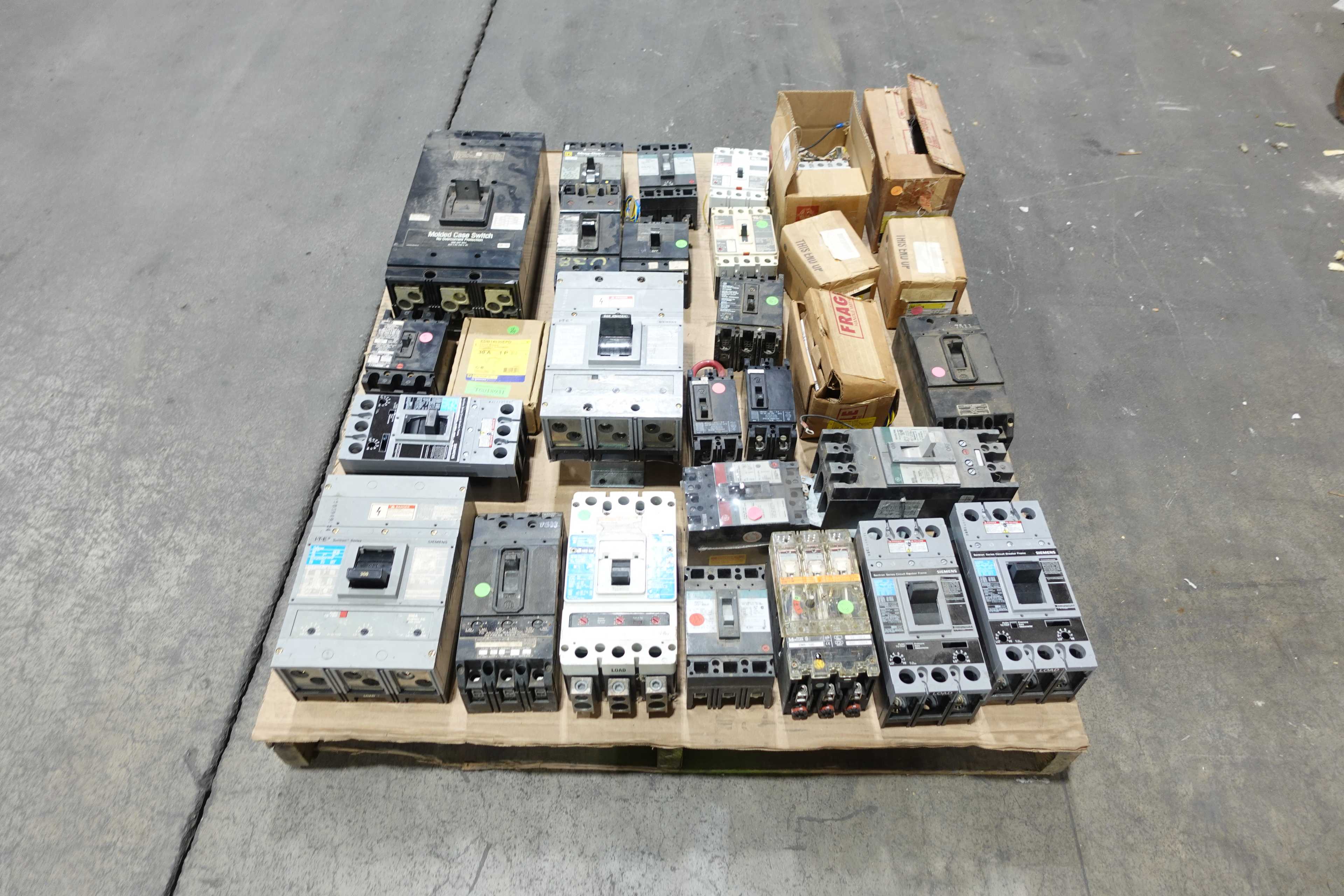 PALLET OF ASSORTED CIRCUIT BREAKERS - CIRCUIT BREAKERS