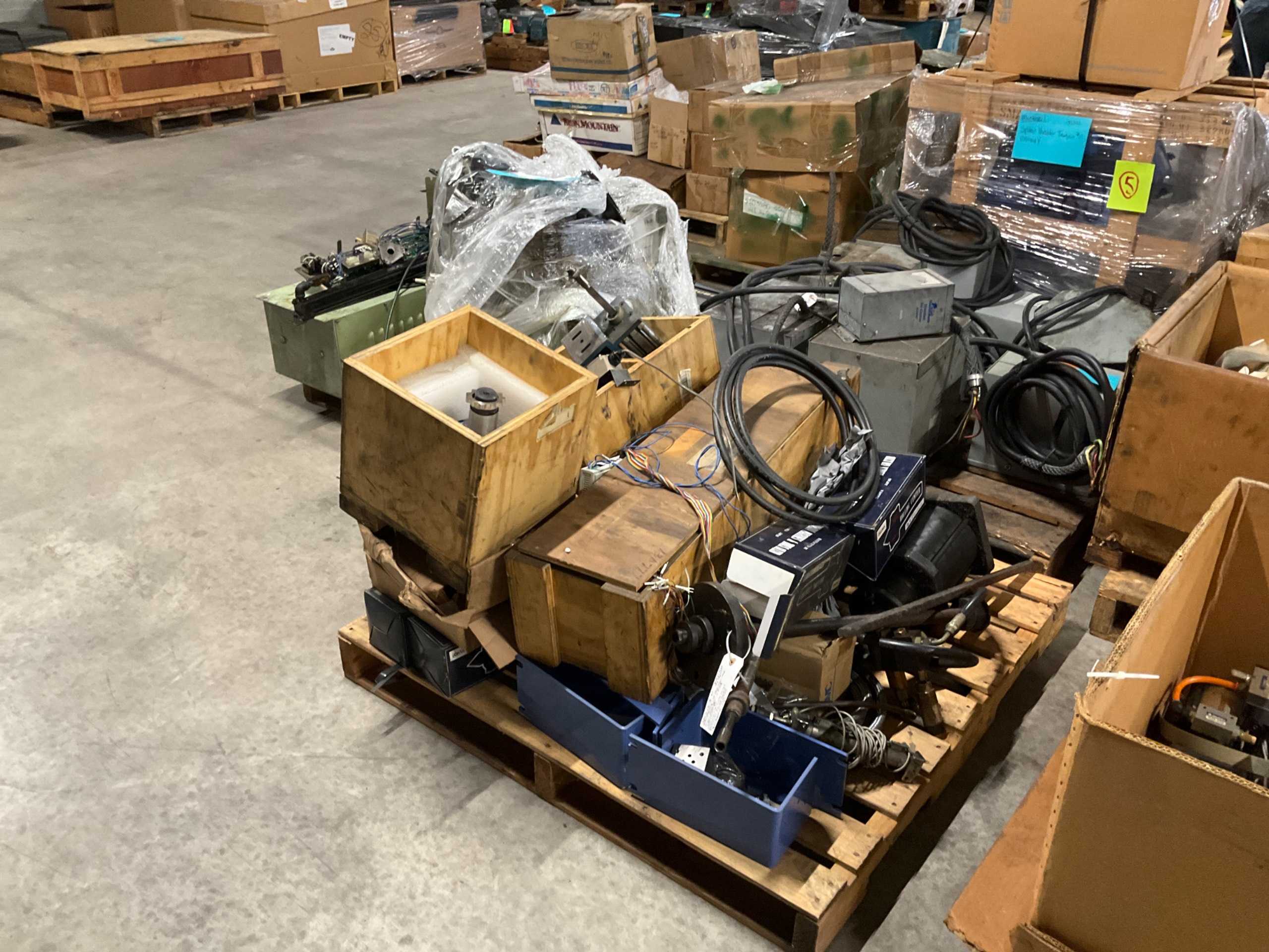 BULK QTY OF INDUSTRIAL PARTS - INDUSTRIAL PARTS