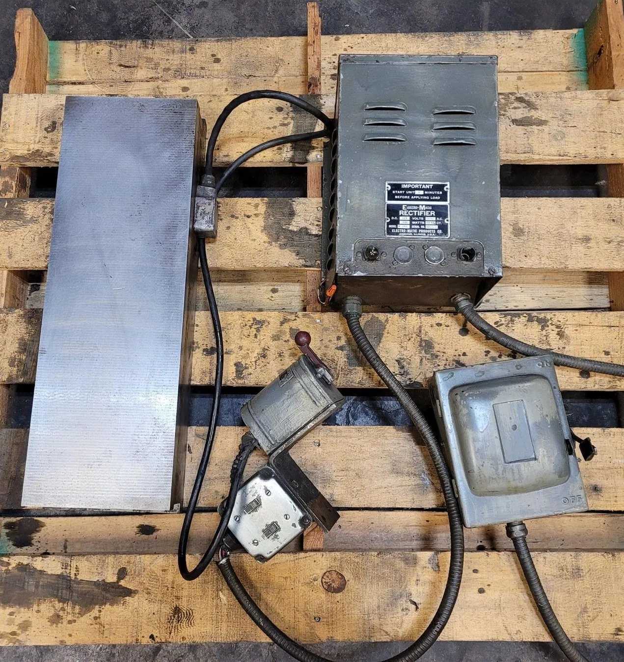 MAGNA-LOCK FINE POLE MAGNETIC CHUCK, 24-3/4 X 8-1/4 X 4, INTEGRATED RECTIFIER & CONTROLLER - MACHINING TOOLING & PARTS