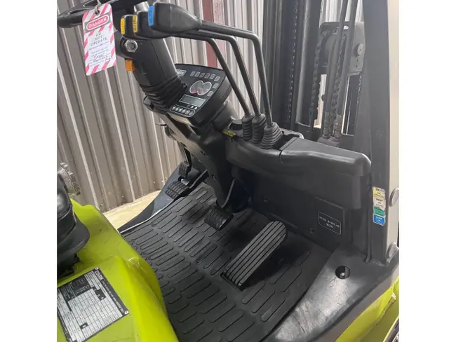 CLARK C25CL SIT-DOWN FORKLIFT - undefined