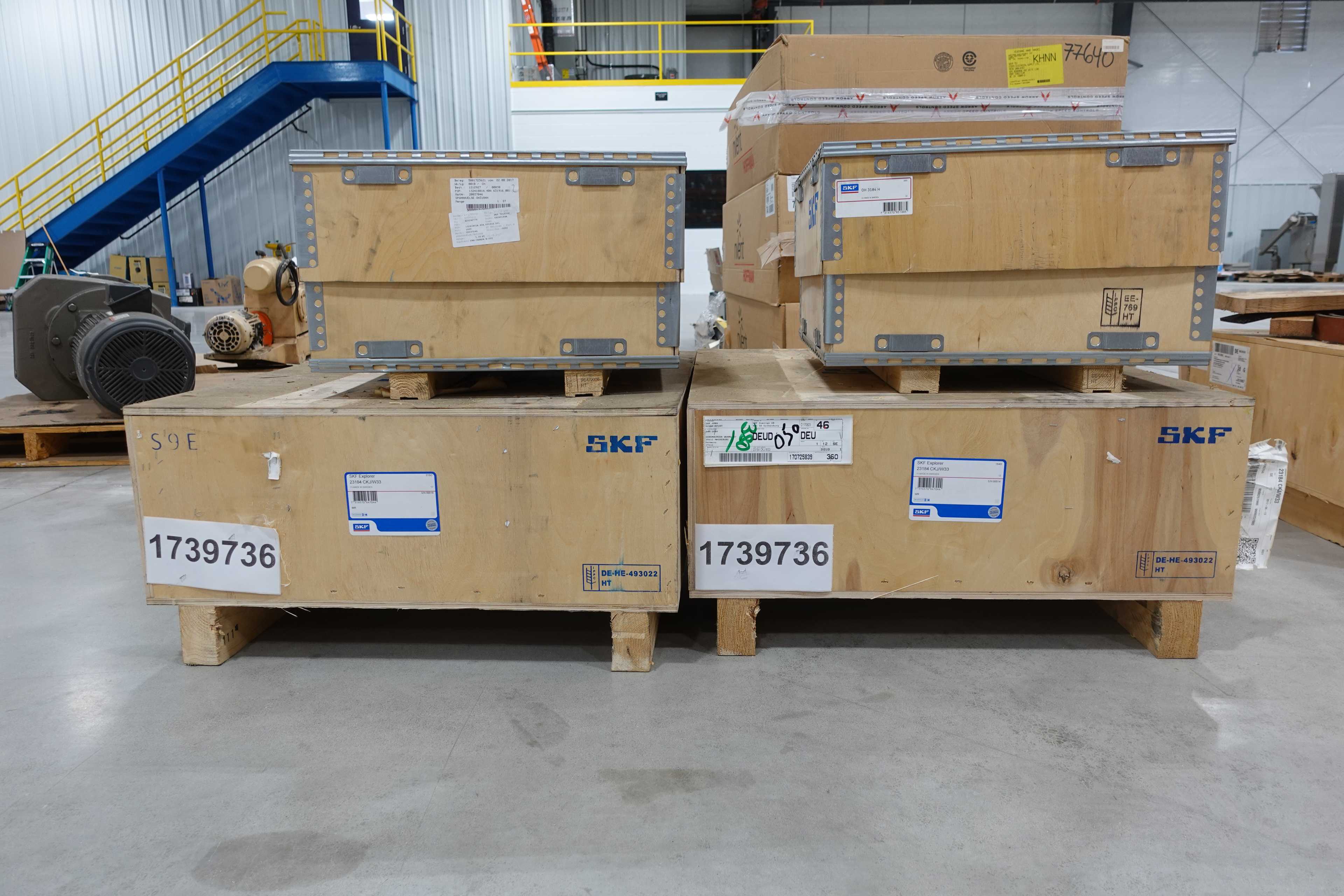 SKU 1739736 - LOT OF 2 SETS OF SKF 23184 CKJ/W33 ROLLER BEARINGS WITH OH3184 SLEEVES