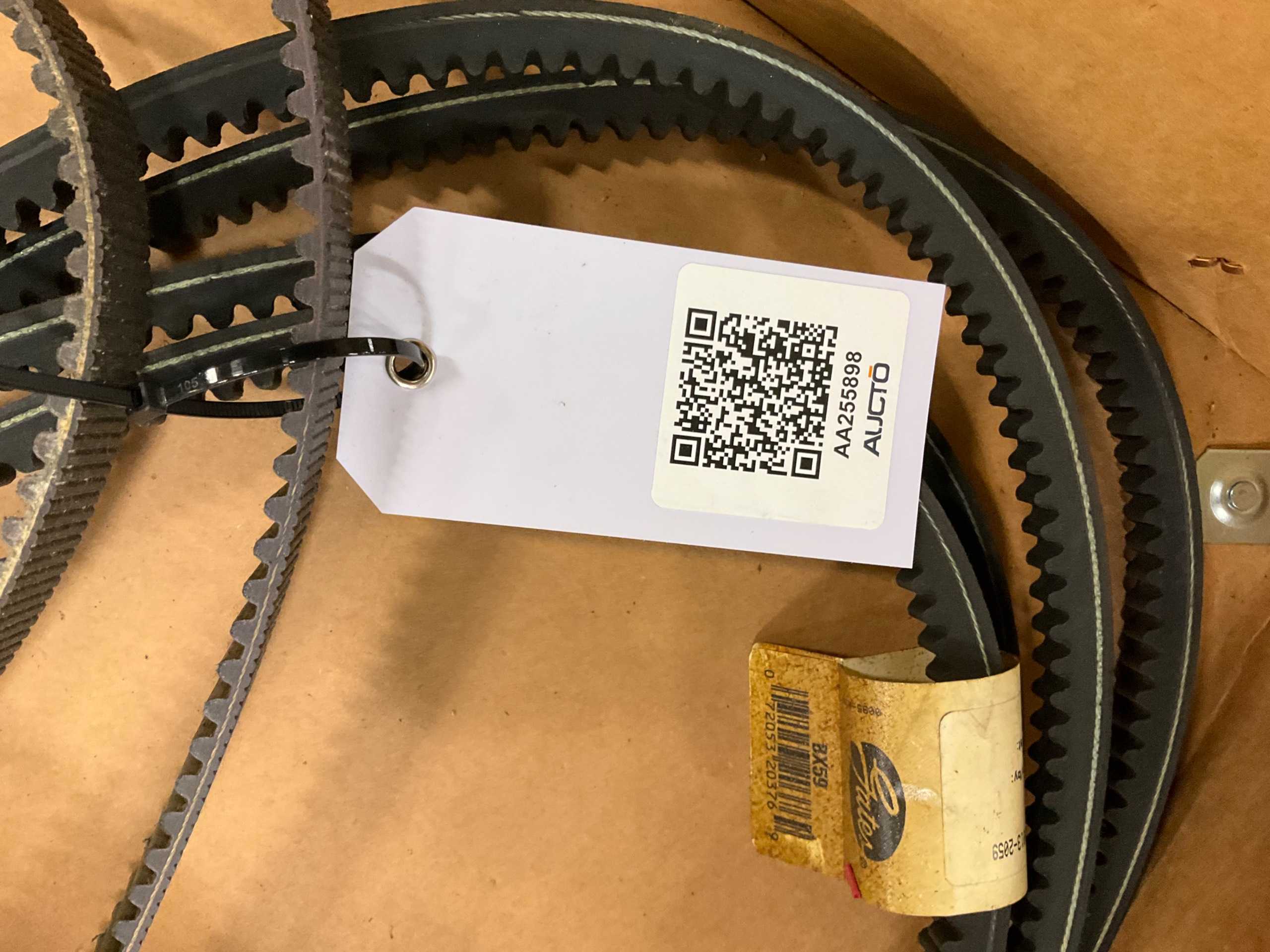BULK QTY OF BELTS - BELTS