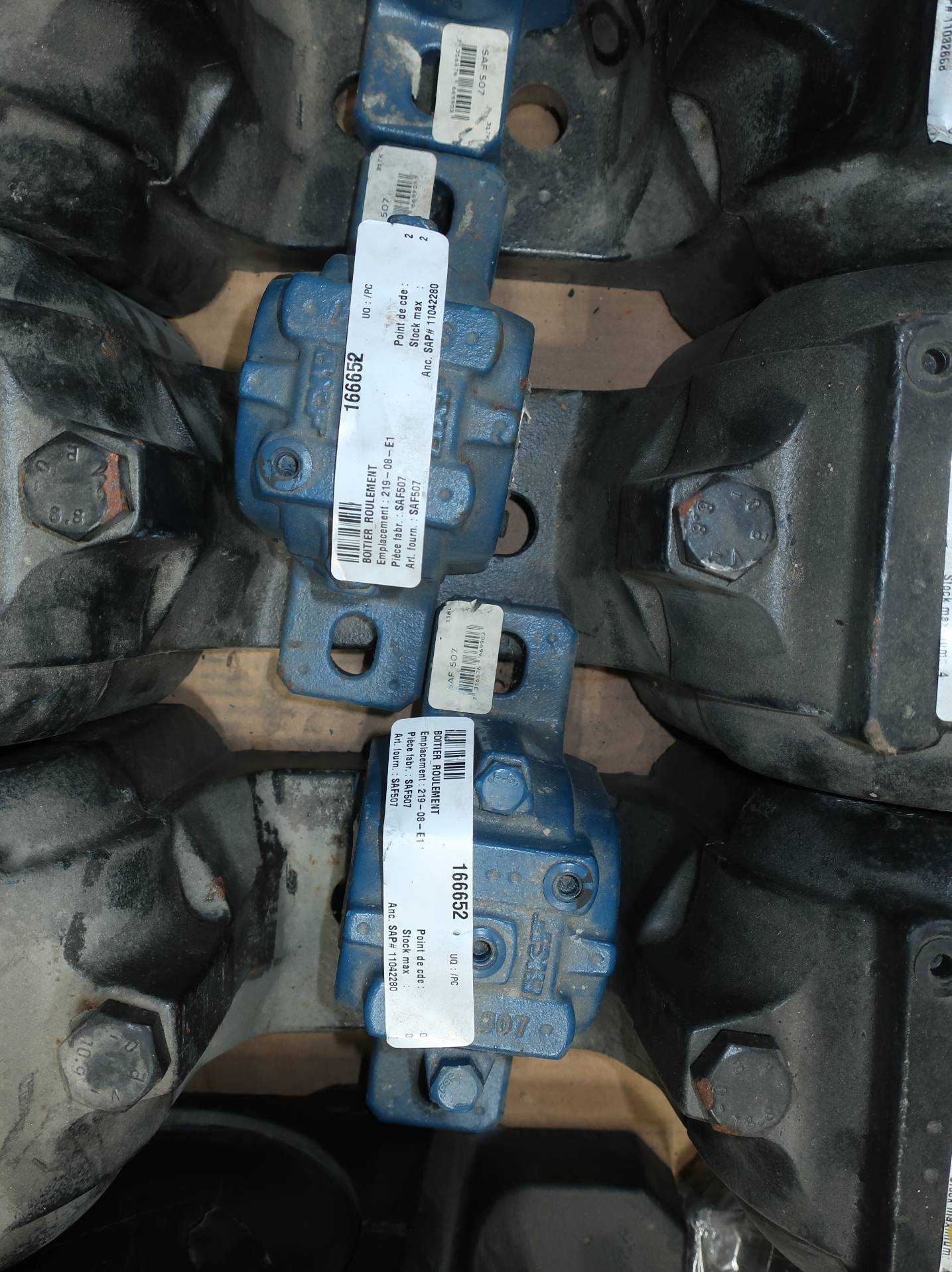 SKU 1761578 - PALLET OF ASSORTED SKF BEARING HOUSINGS - BEARINGS