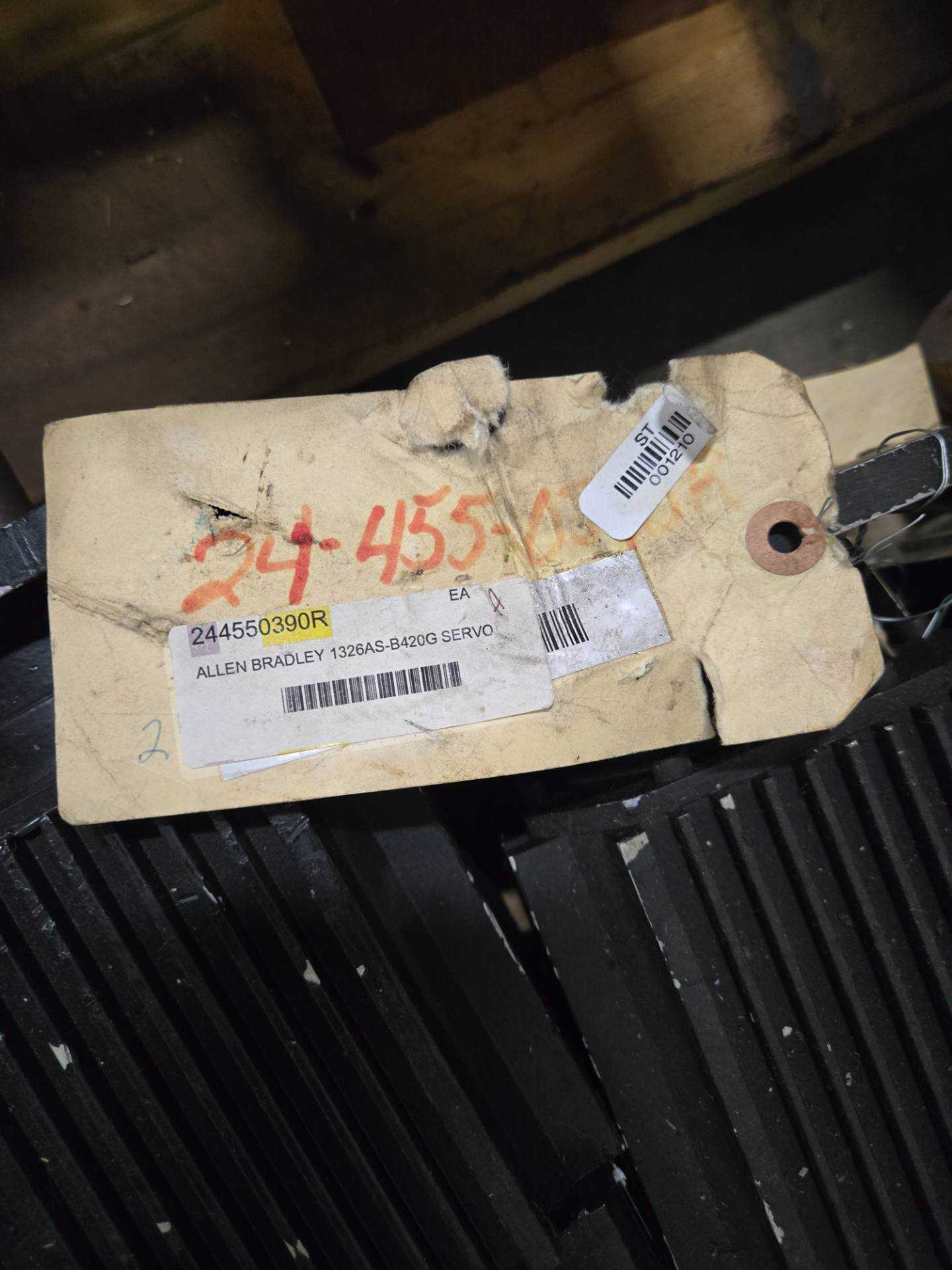 BULK QTY OF FANUC & ALLEN-BRADLEY SERVO MOTORS - SERVO MOTORS