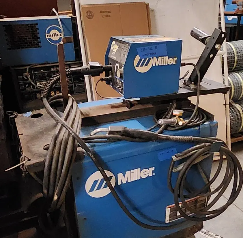 MILLER CP-302 WELDER - undefined