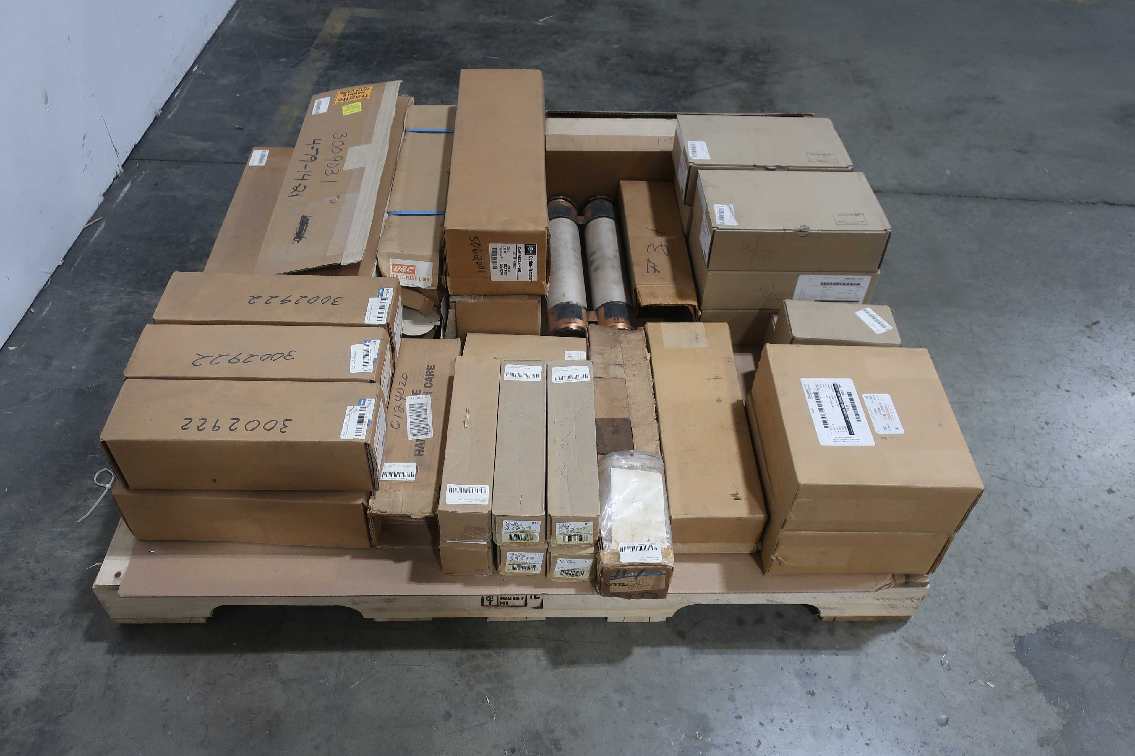 SKU 1739243 - PALLET OF ASORTED FUSES - FUSES