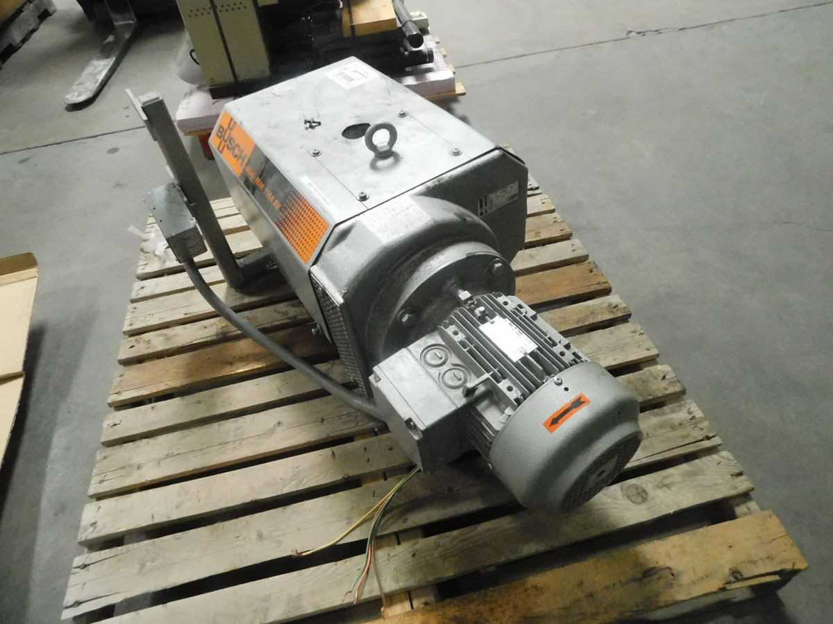 BUSCH 1144 VACUUM PUMPS, 2.2 KW POWER, 168 M3/H PUMPING SPEED, 150 MBAR ULTIMATE PRESSURE - VACUUM PUMP