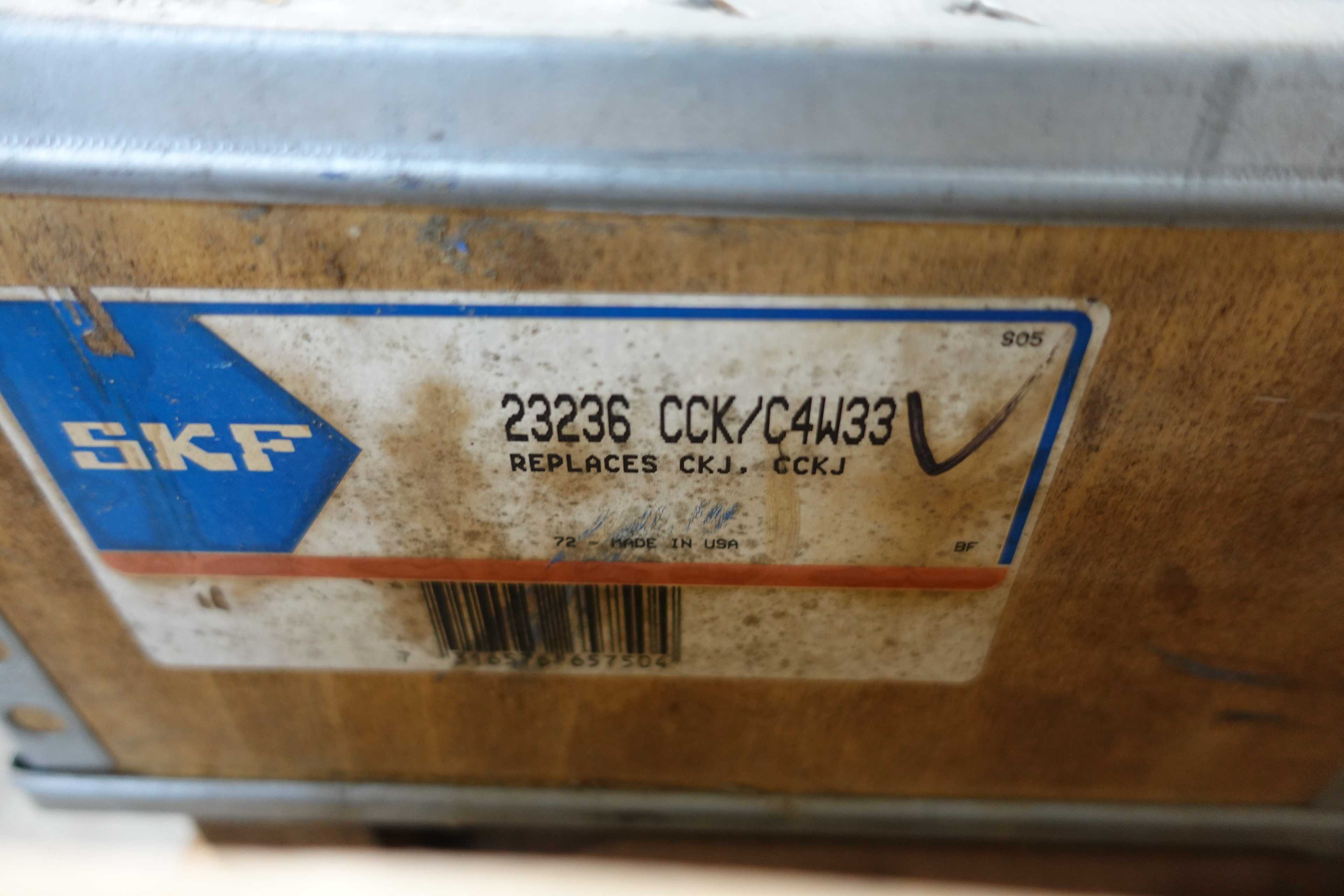 SKU 1739358 - LOT OF 8 ASSORTED SKF BEARINGS - BEARINGS