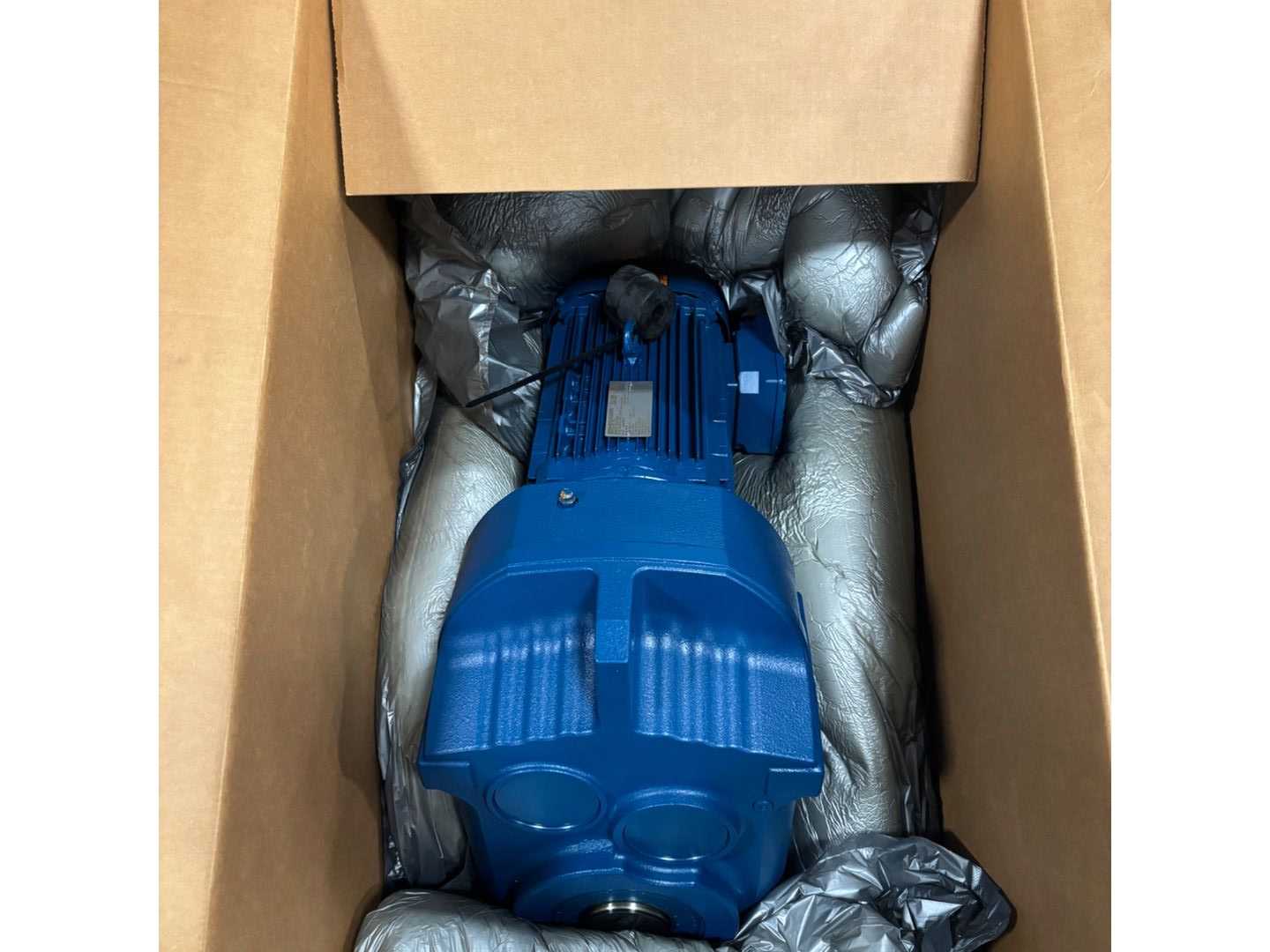 SEW EURODRIVE FA87/G DRN132S4 GEARMOTOR - GEARMOTOR