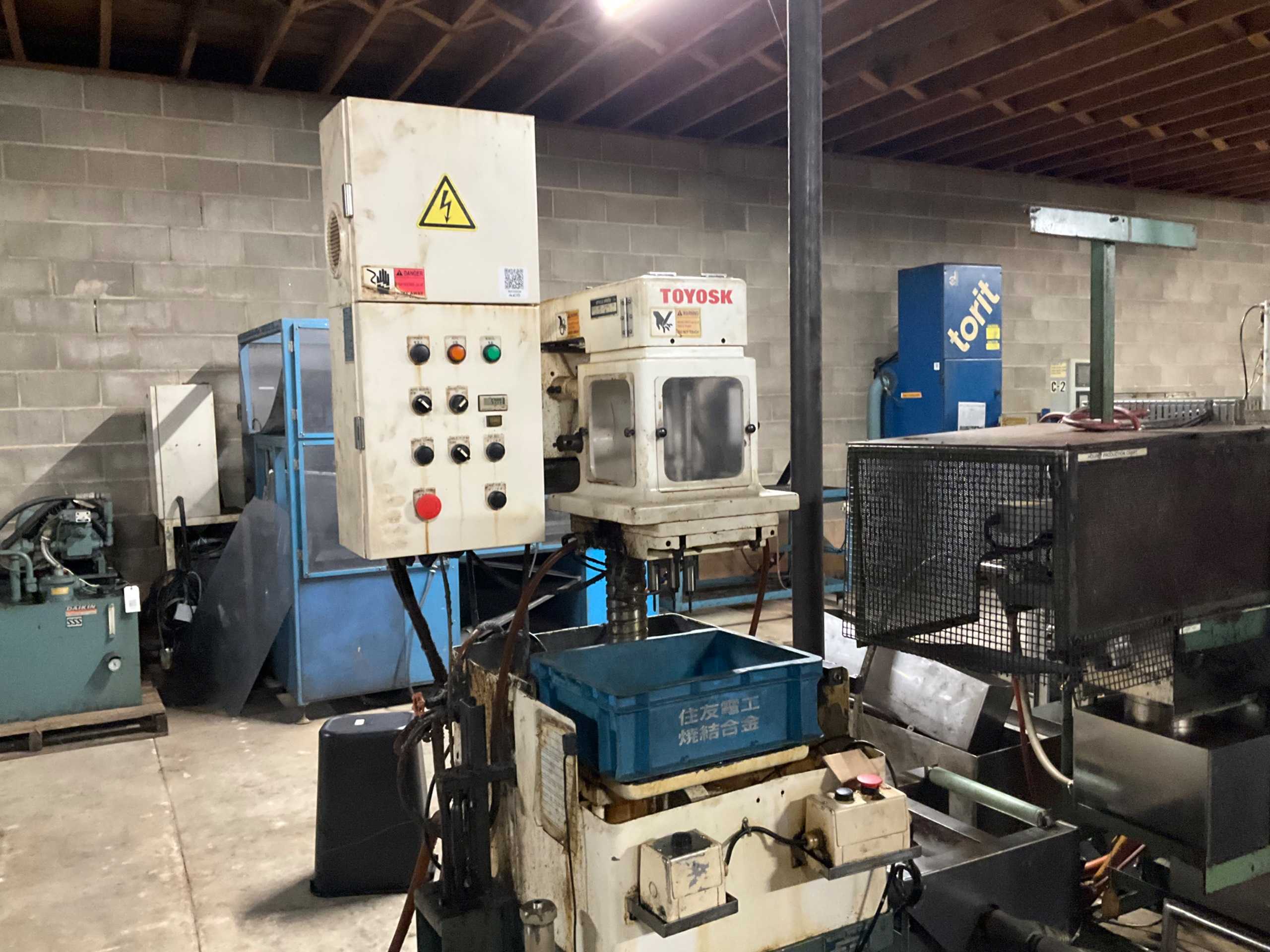 2011 TOYOSK 06BII-TMS MULTI-SPINDLE TAPPING MACHINE - DRILLING MACHINES