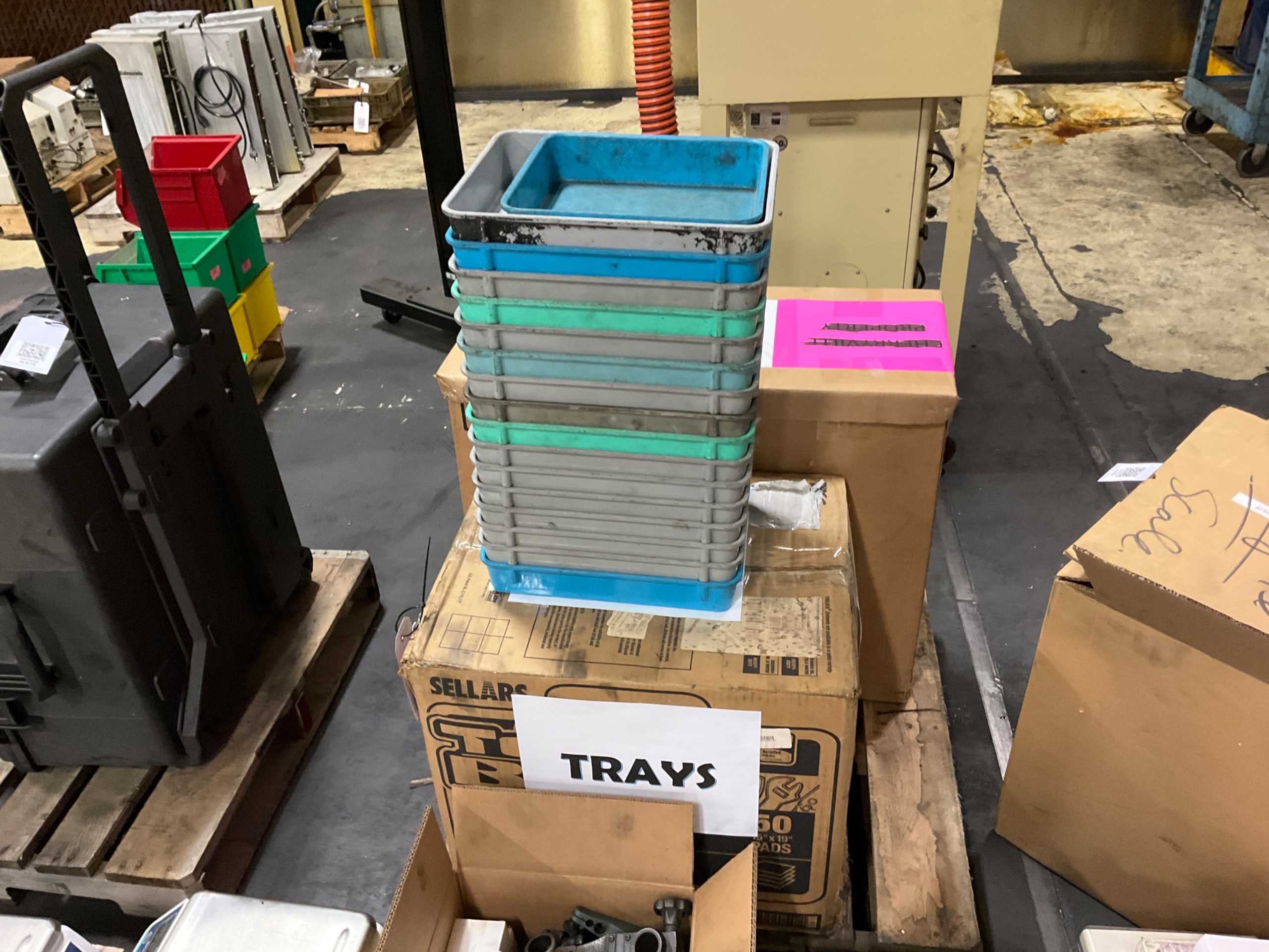 BULK QTY OF TRAYS - STORAGE & HANDLING EQUIPMENT BULK QTY OF TRAYS - STORAGE & HANDLING EQUIPMENT