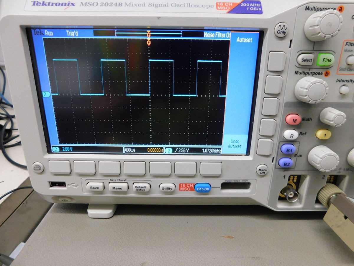 TEKTRONIX MSO2024B MIXED SIGNAL OSCILLOSCOPE 200MHZ,1GS/S - ANALYZER