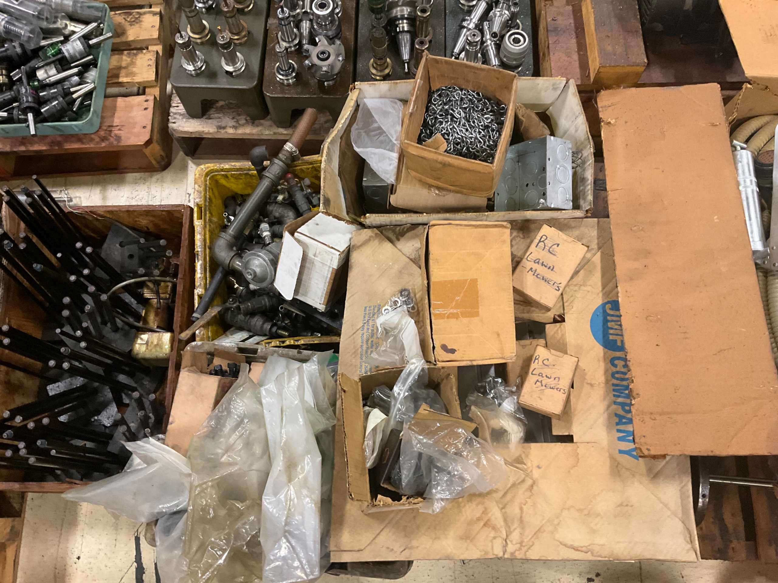 BULK QTY OF INDUSTRIAL PARTS - INDUSTRIAL PARTS BULK QTY OF INDUSTRIAL PARTS - INDUSTRIAL PARTS
