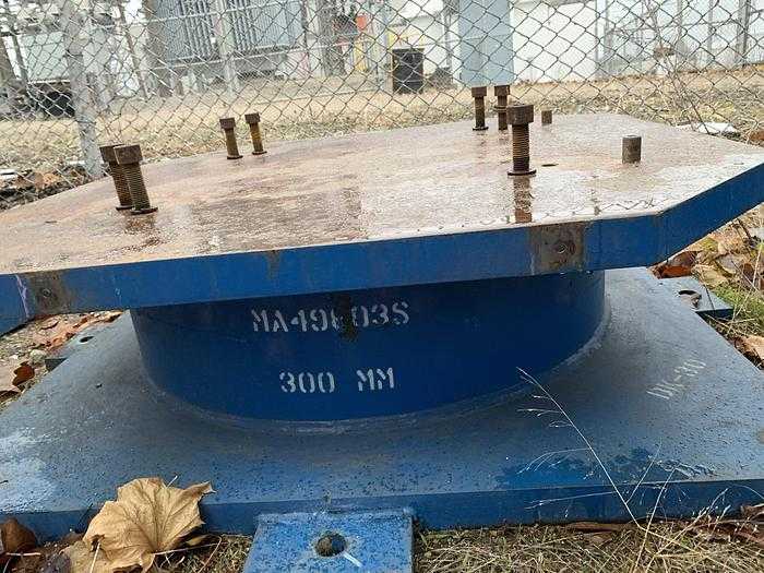 2011 UTICA RISER 300MM FOR FANUC R2000/M900, HEAVY-DUTY, FABRICATED, BLUE FINISH, USA - ROBOT PARTS