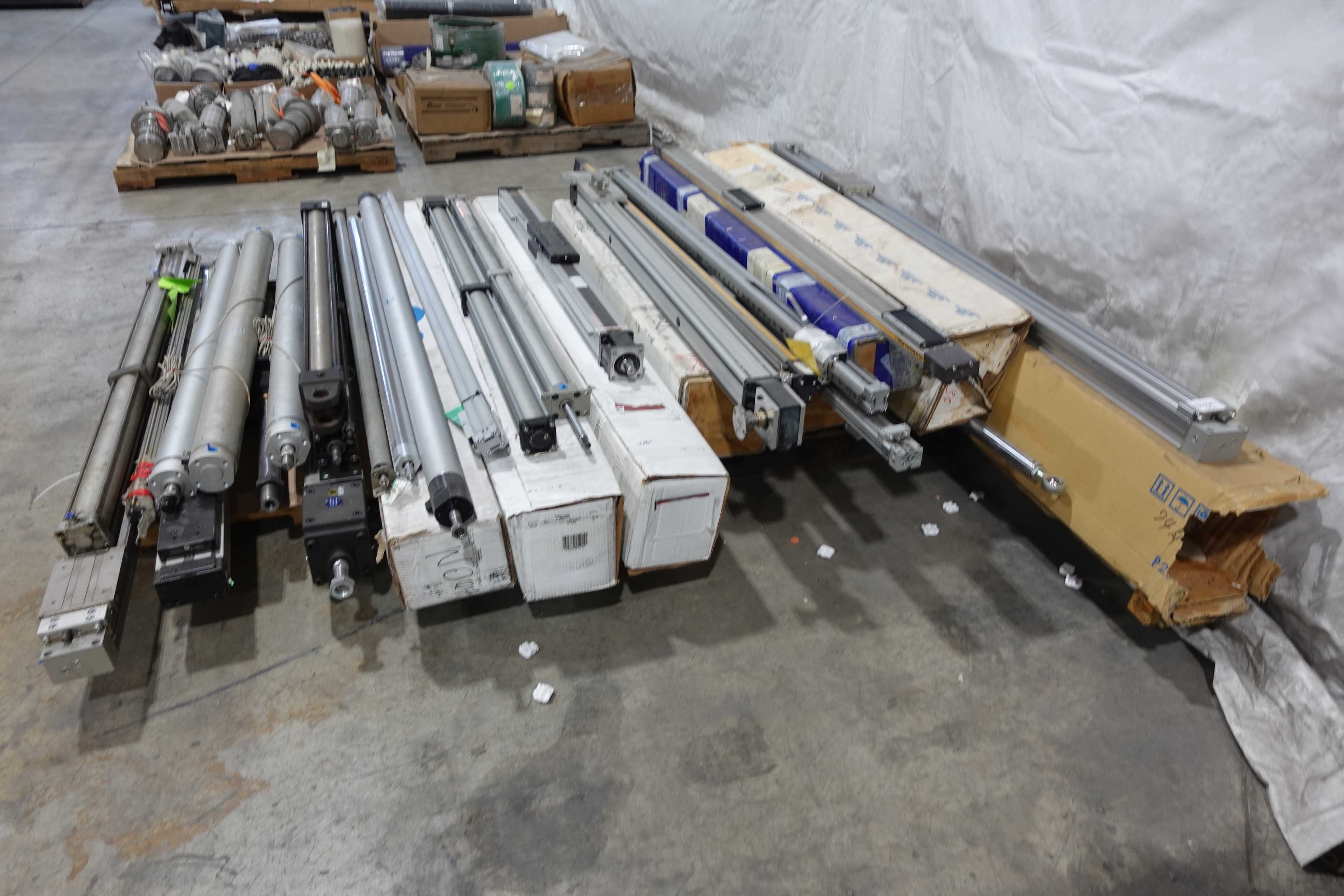 SKU 1742837 - 2 PALLETS OF ASSORTED PNEUMATIC CYLINDERS AND ACTUATORS - PNEUMATIC PARTS