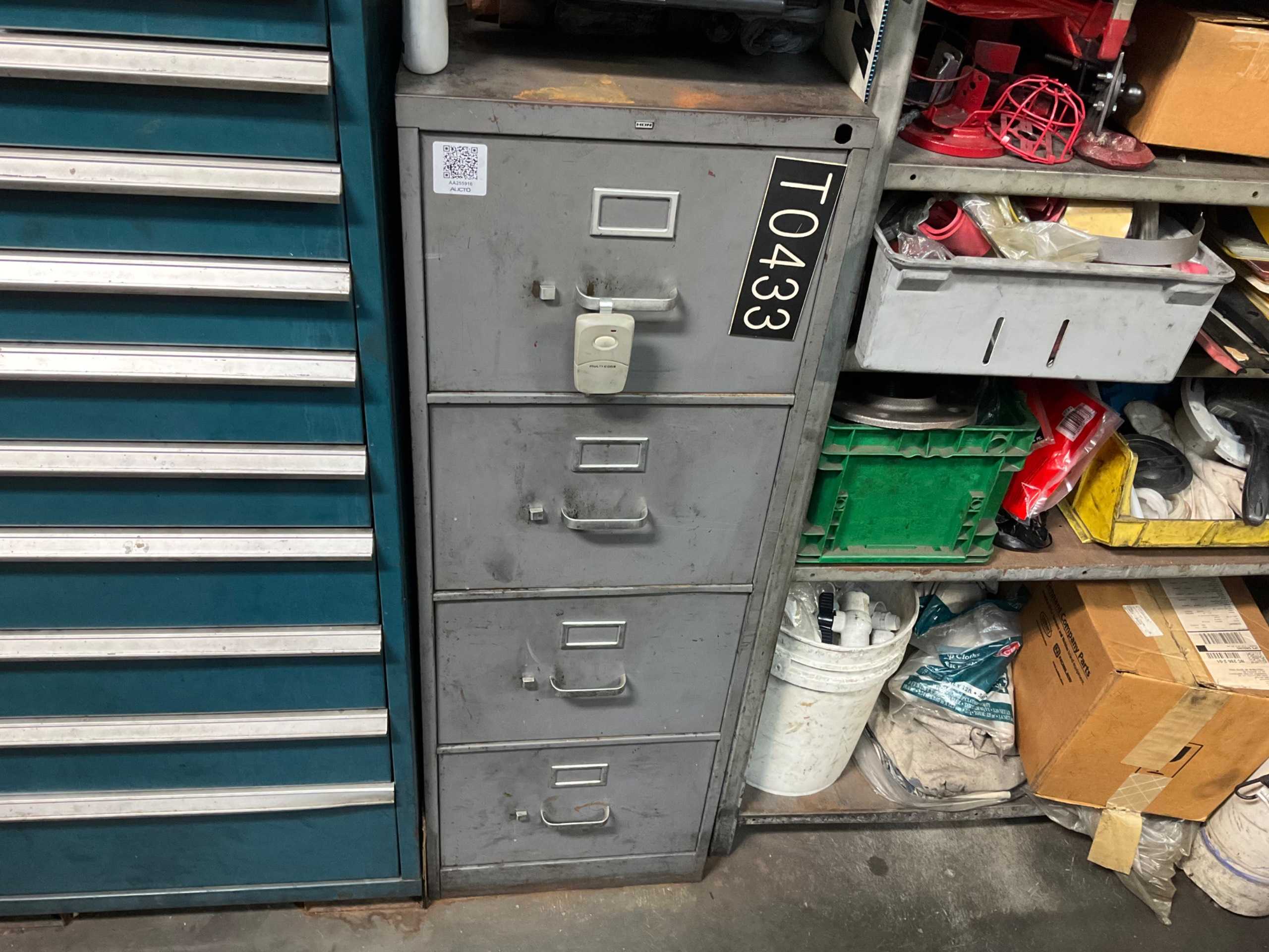 DRAWER CABINET WITH CONTENTS - DRAWER CABINET