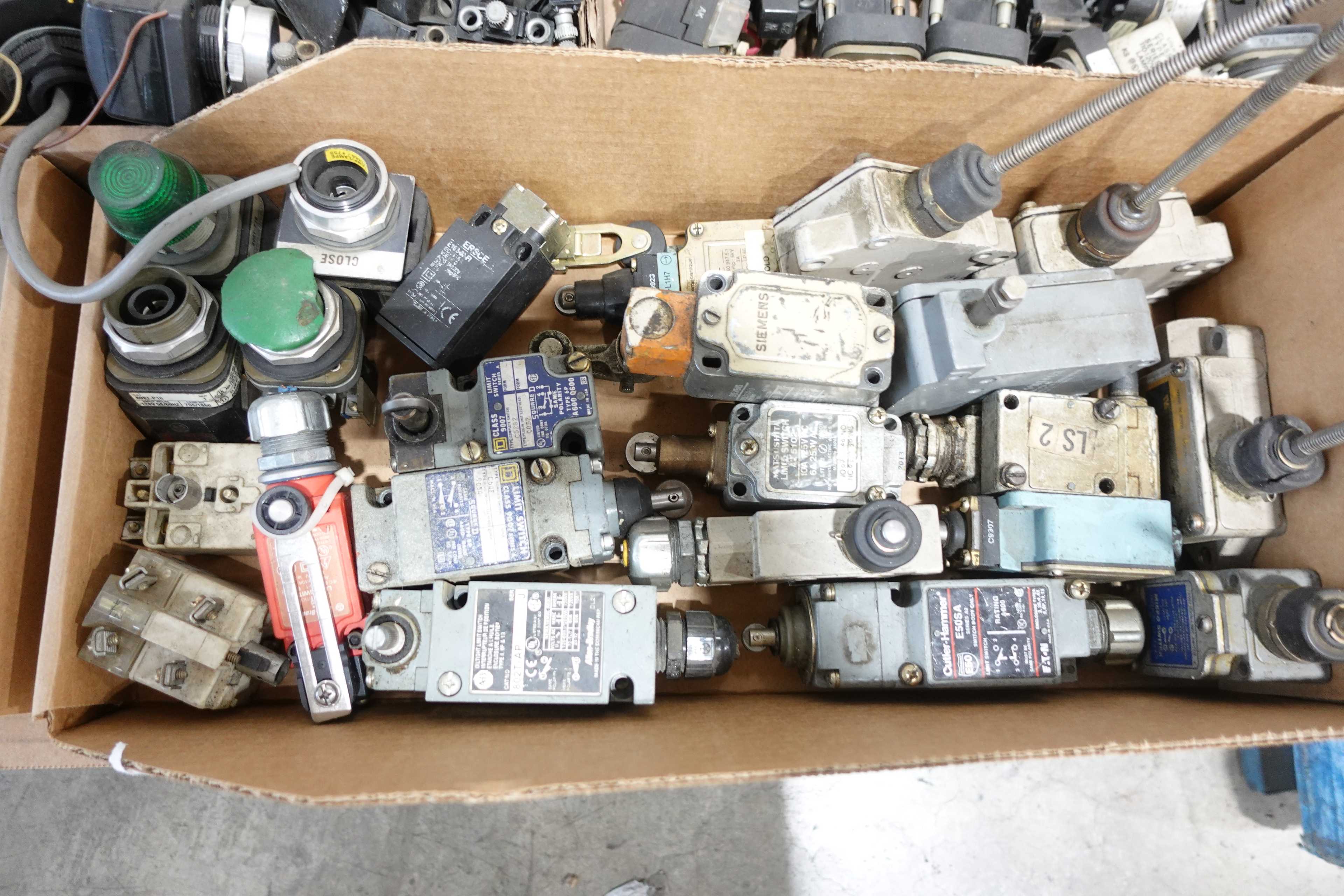 SKU 1727229 - 2 PALLETS OF ASSORTED AUTOMATION AND ELECTRICAL CONTROLS - AUTOMATION & CONTROLS