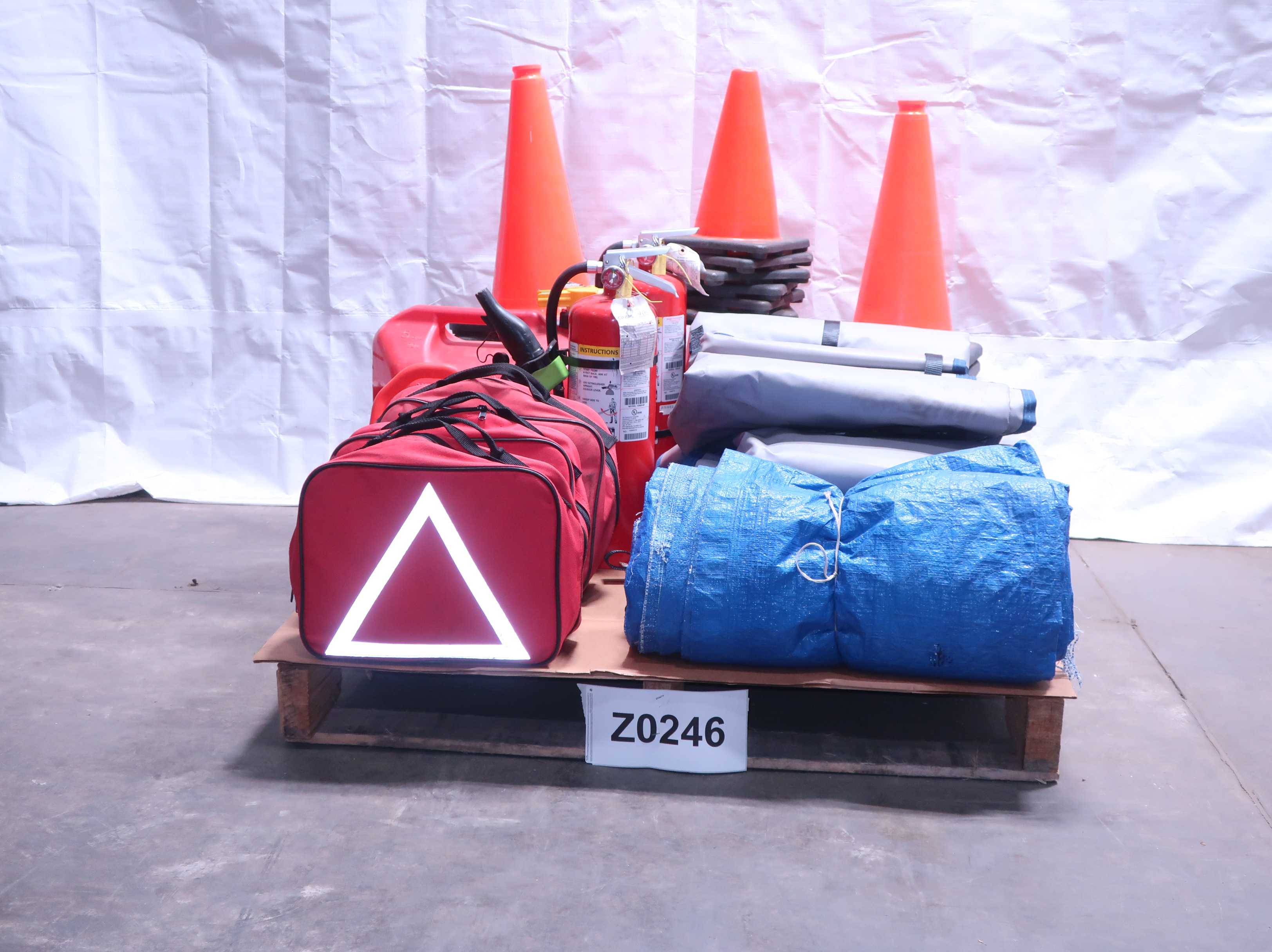 PALLET OF ASSORTED SHOP EQUIPMENT