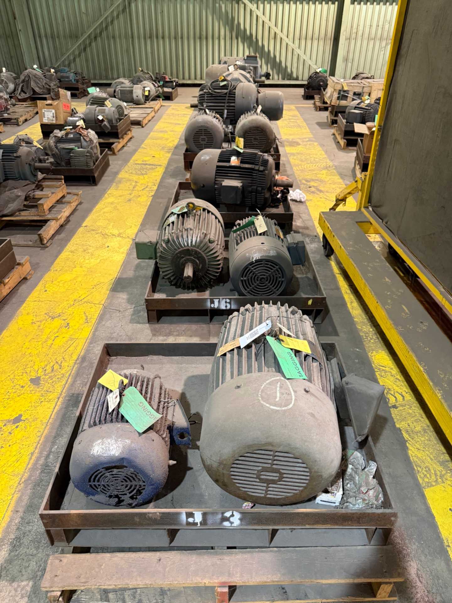 BULK QTY OF ELECTRIC MOTORS - ELECTRIC MOTORS