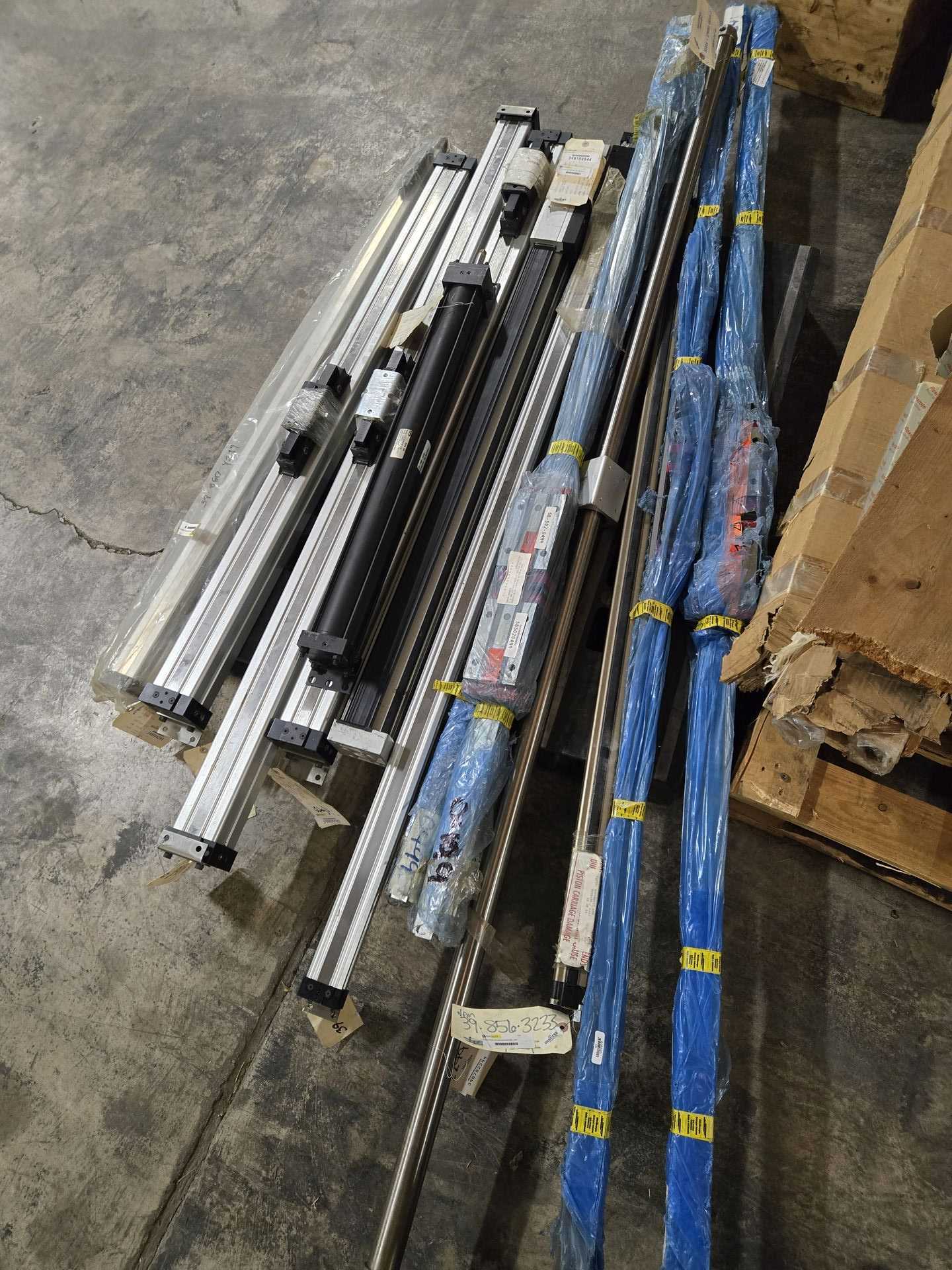 BULK QTY OF LINEAR GUIDES AND CYLINDERS - INDUSTRIAL PARTS