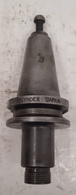 LYNDEX CAT 30 TOOL HOLDER 16MM BORE HOLE/27MM BODY DIA/2.5IN PROJECTION - MACHINE TOOLING