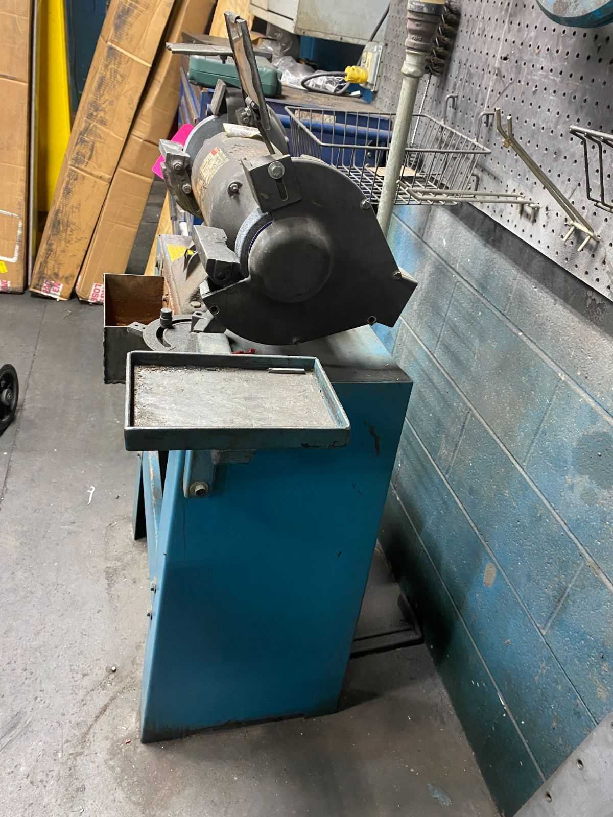 DAYTON 1Z707Y BENCH GRINDER - BENCH GRINDERS