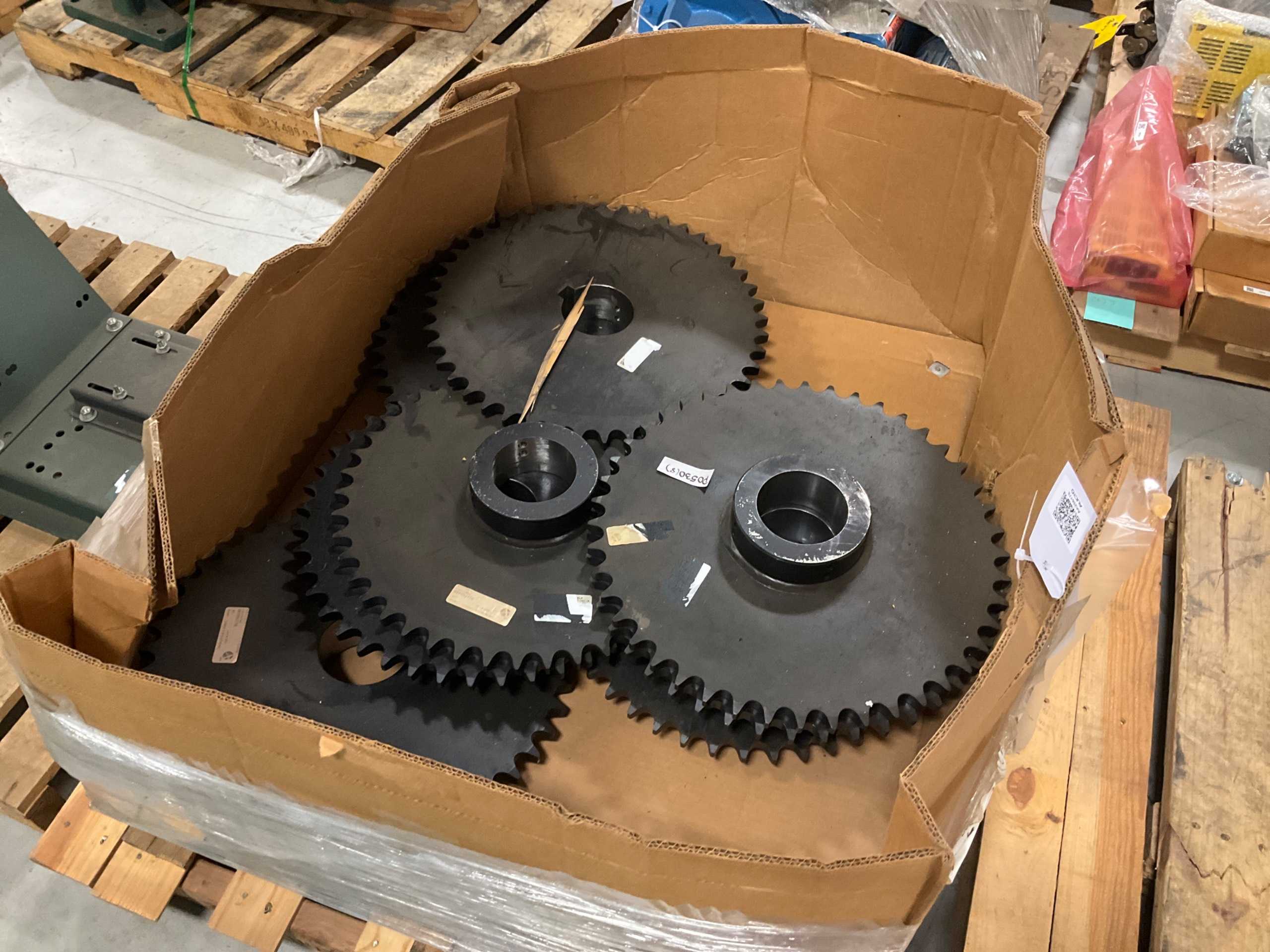 BULK LOT OF MARTIN SPROCKET AND GEAR INC SPROKETS - ROLLER CHAIN SPROCKET