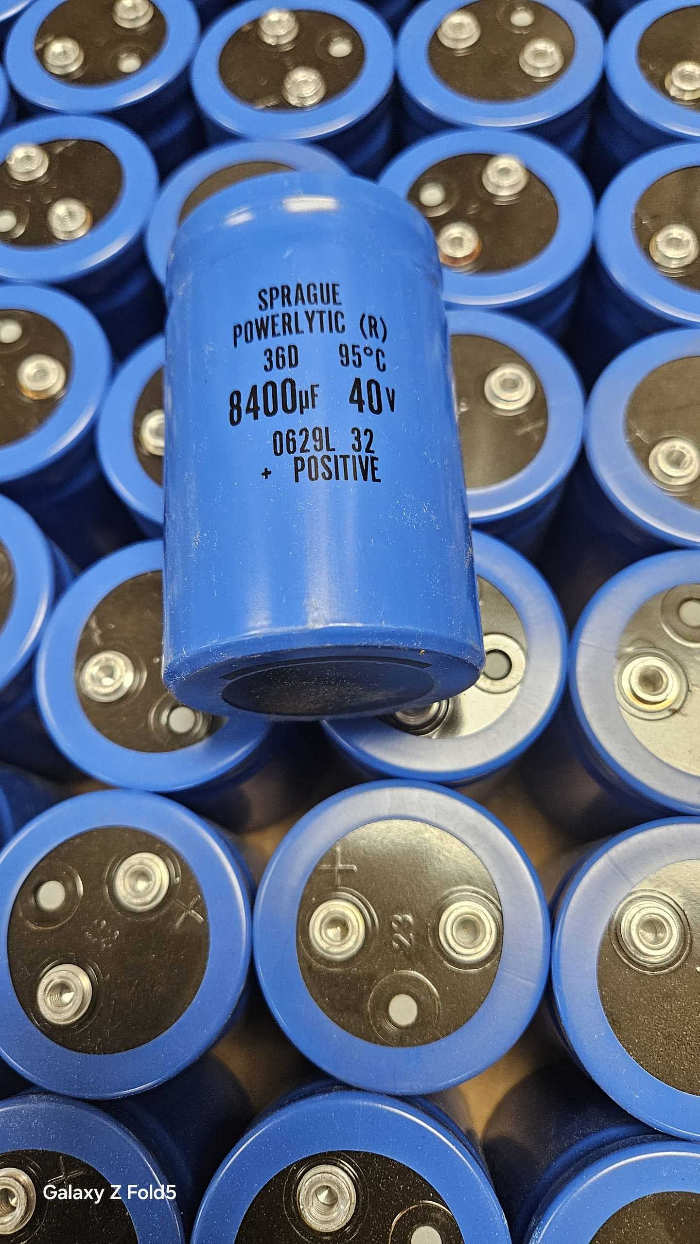 SPRAGUE POWERLYTIC 36D 8400UF 40V CAPACITORS CASE OF 48 - ELECTRICAL COMPONENTS