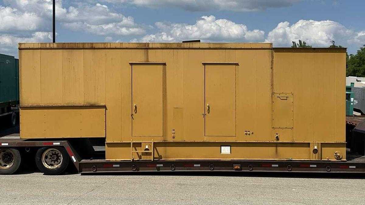 2000 CATERPILLAR 3412 STANDBY POWER GENERATOR - TOWABLE GENERATORS