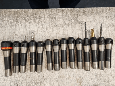 ISCAR/LYNDEX R8 HOLDERS 14 PIECE SET, SOLID HOLDERS & R8 EM END MILL HOLDERS - MACHINE TOOLING