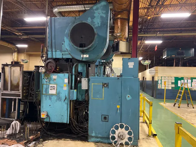 CINCINNATI 220-R-2 220 TON SIZING PRESS - undefined