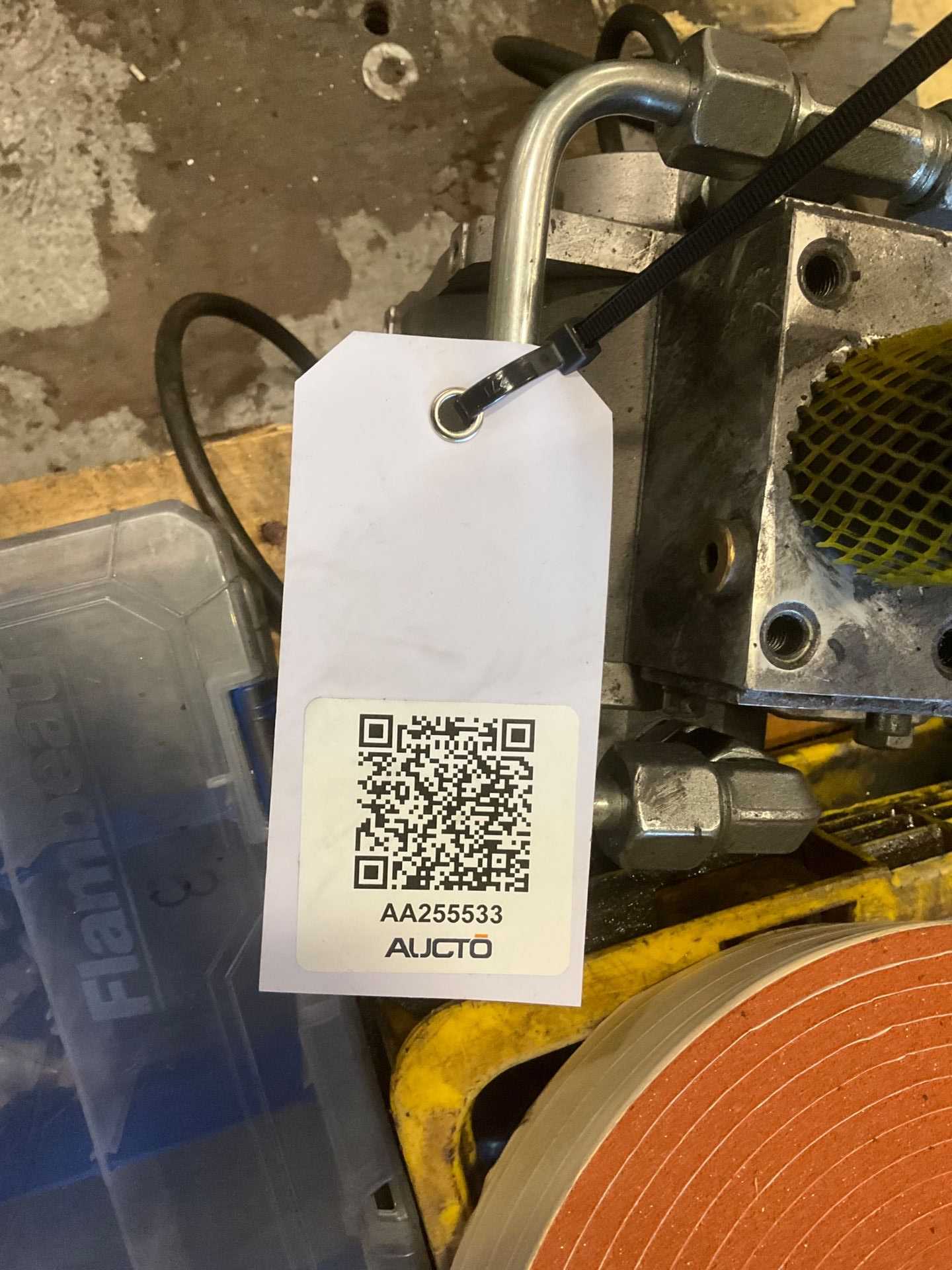 BULK QTY OF INDUSTRIAL PARTS - INDUSTRIAL PARTS