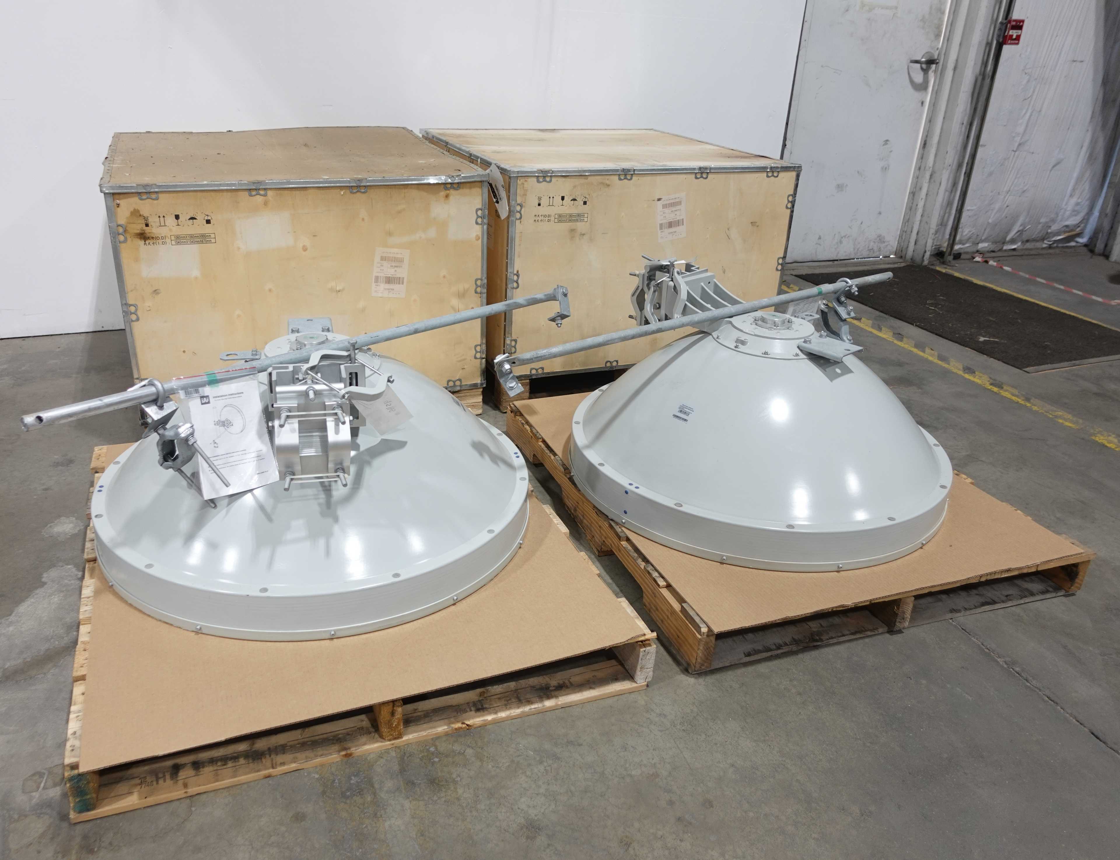 SKU 1725910 - LOT OF 4 SAF 0.9M ULTRA-HIGH PERFORMANCE MICROWAVE ANTENNAS - ELECTRONIC COMPONENTS