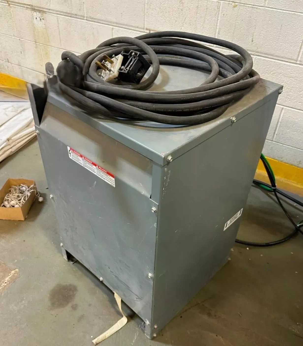 SQUARE D SORGEL 37.5 KVA TRANSFORMER, 1PH, 240/480V TO 120/240V, AL, NEMA 2, 20X20X37IN - DRY TRANSFORMERS
